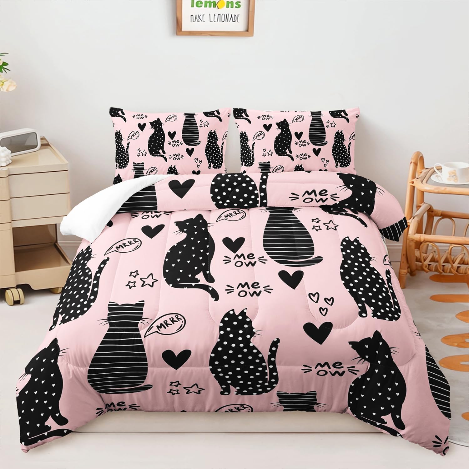AILONEN Black Cat Comforter Set Twin Size,Pink and Black Soft Microfiber Kitted Bedding Set,3-Piece Cat Lover Bedroom Comforter with 2 Pillowcases