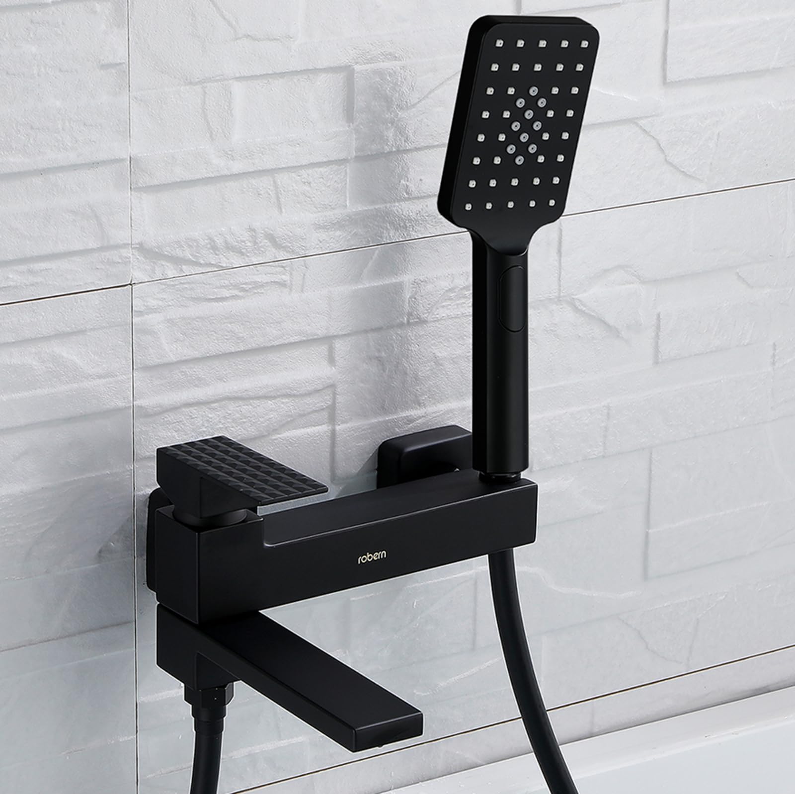 Robinet de bain à levier unique noir mat au design minimaliste et durable