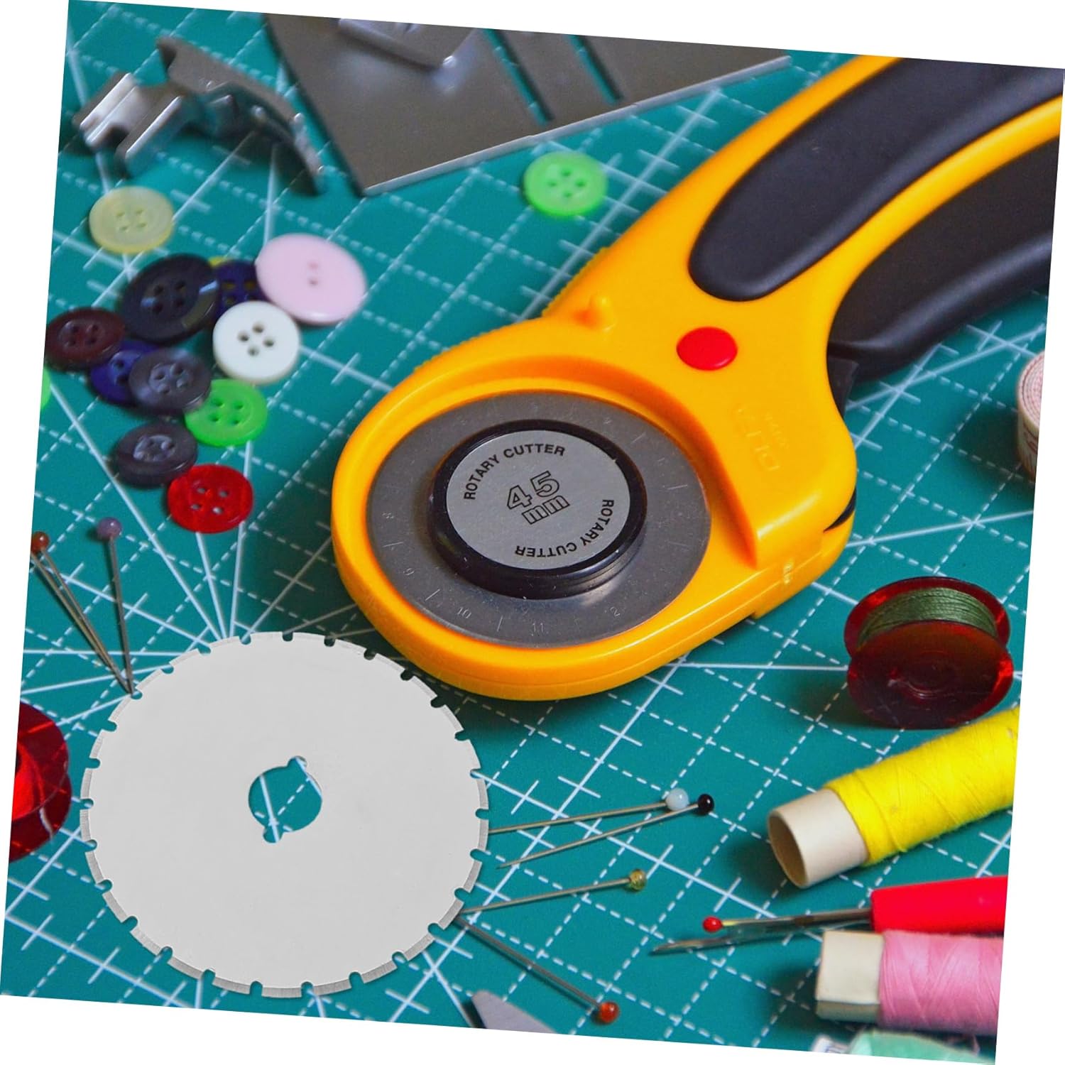 ARTIBETTER 40pcs Replacement Blades for Rotary Cutter Sharp and Quilting Cutting Tool Compatible for Sewing Scrapbooking and Fabric Arts