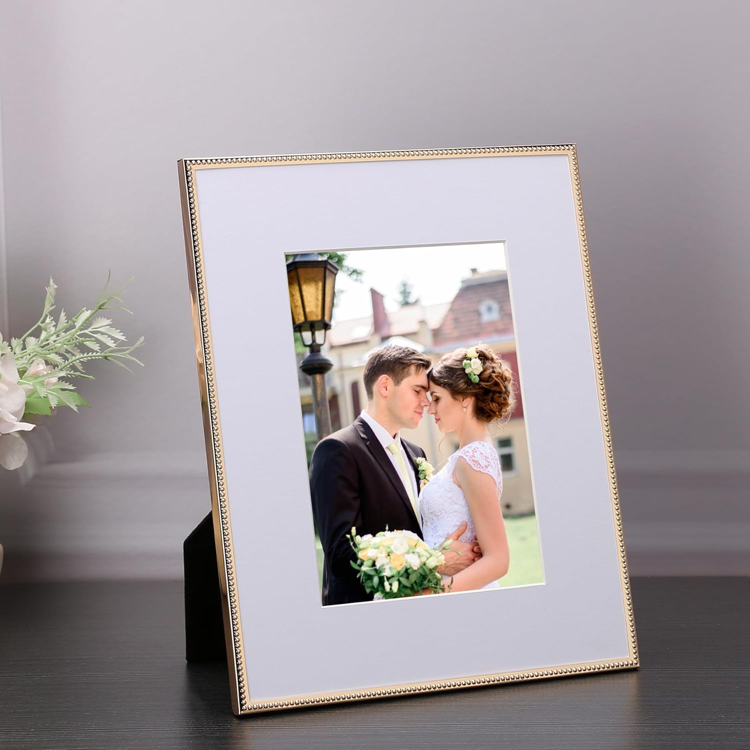 YiPinYin 8x10 Gold Metal Picture Frame 2 Pack with Removable Acid-Free Mat for 5x7,Metal Beaded Design,with Real Glass & Velvet Backing,for Wall Mount & Tabletop Display