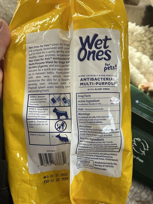 Earth Rated Dog Wipes, Hypoallergenic, Cleaning and Hydrating, for Grooming Paws, Body and Butt, Lavender Scented, 400 Count Review Image