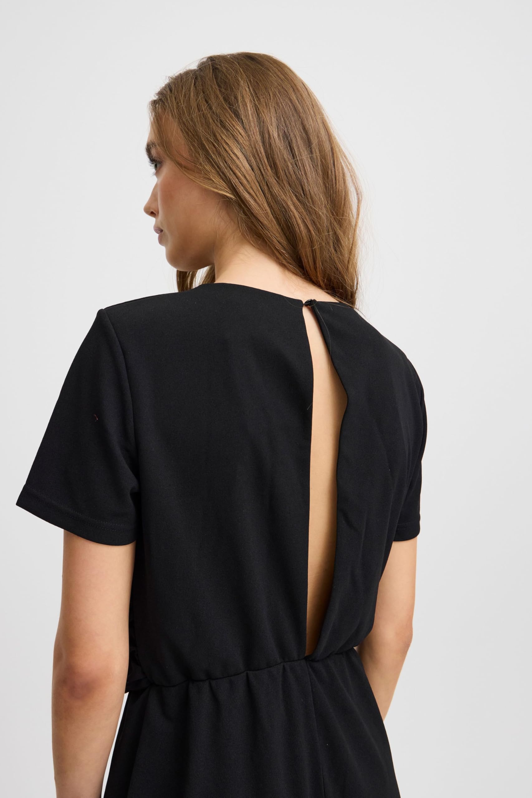 ICHI IXMILA Damen Overall Jumpsuit Einteiler mit V-Ausschnitt Hakenverschluss freie Rückenpartie leicht elastisch Regulat fit