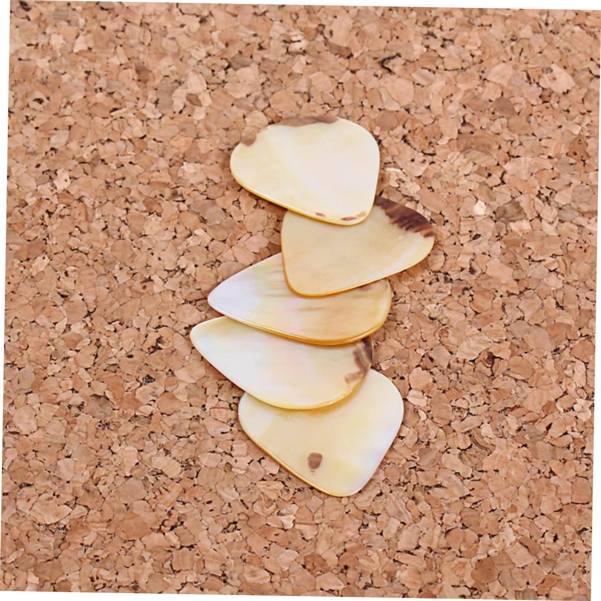Plettro per Chitarra Acustica ed Elettrica 5 Pezzi, Giallo | Finitura Lucida, Forma a Cuore, Tocco Liscio, per Mandolino e Ukulele, Accessorio per Strumenti