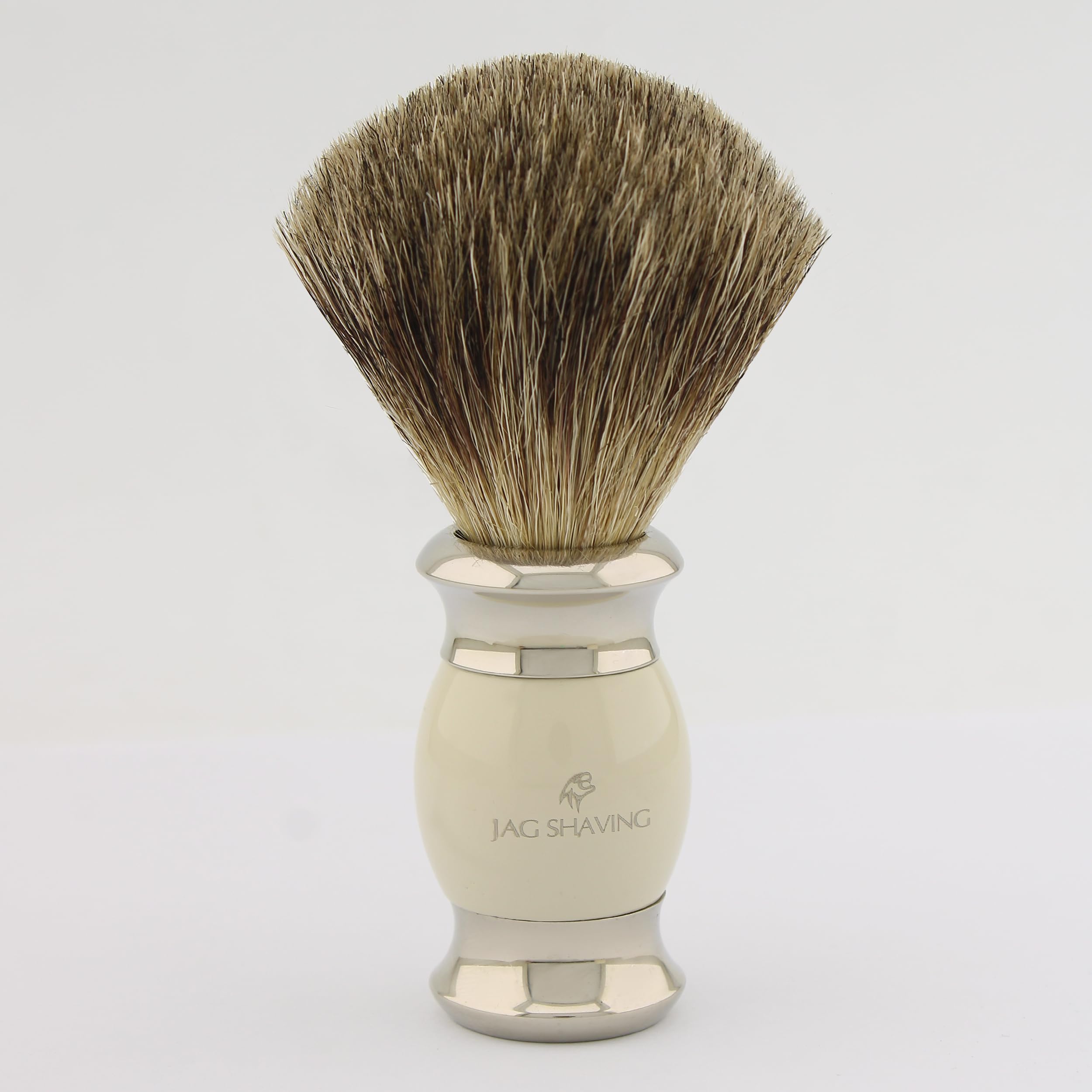 Haryali London, Set da barba in 4 pezzi, elegante set per la cura della barba color avorio, comprendente rasoio di sicurezza a doppia lama, astuccio in pelle, pennello in pelo di tasso e supporto.