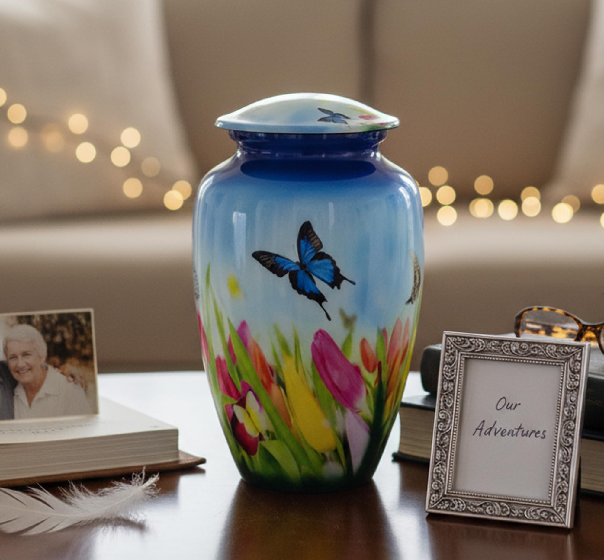 eSplanade Urne funéraire en métal | Urne funéraire taille normale pour cendres funéraires | Imprimé papillon avec fleurs | Bleu – 25,4 cm