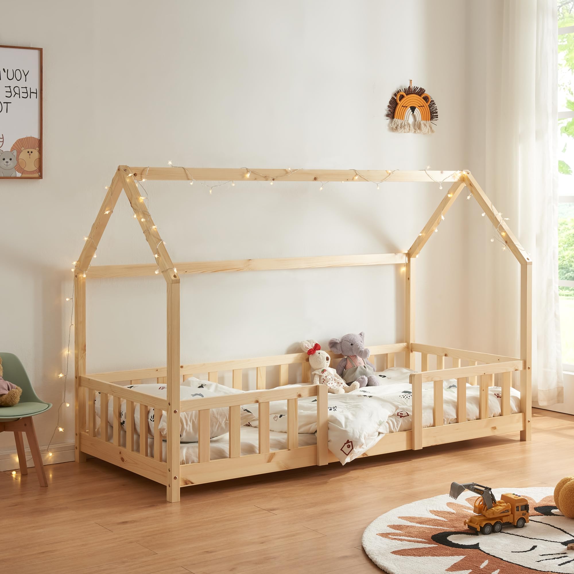 [en.casa] Kinderbett Sisimiut Hausbett Montessori 90 x 200 cm mit Rausfallschutz Holzbett für Kinder Bodenbett Lattenrost Kiefernholz Holzfarben