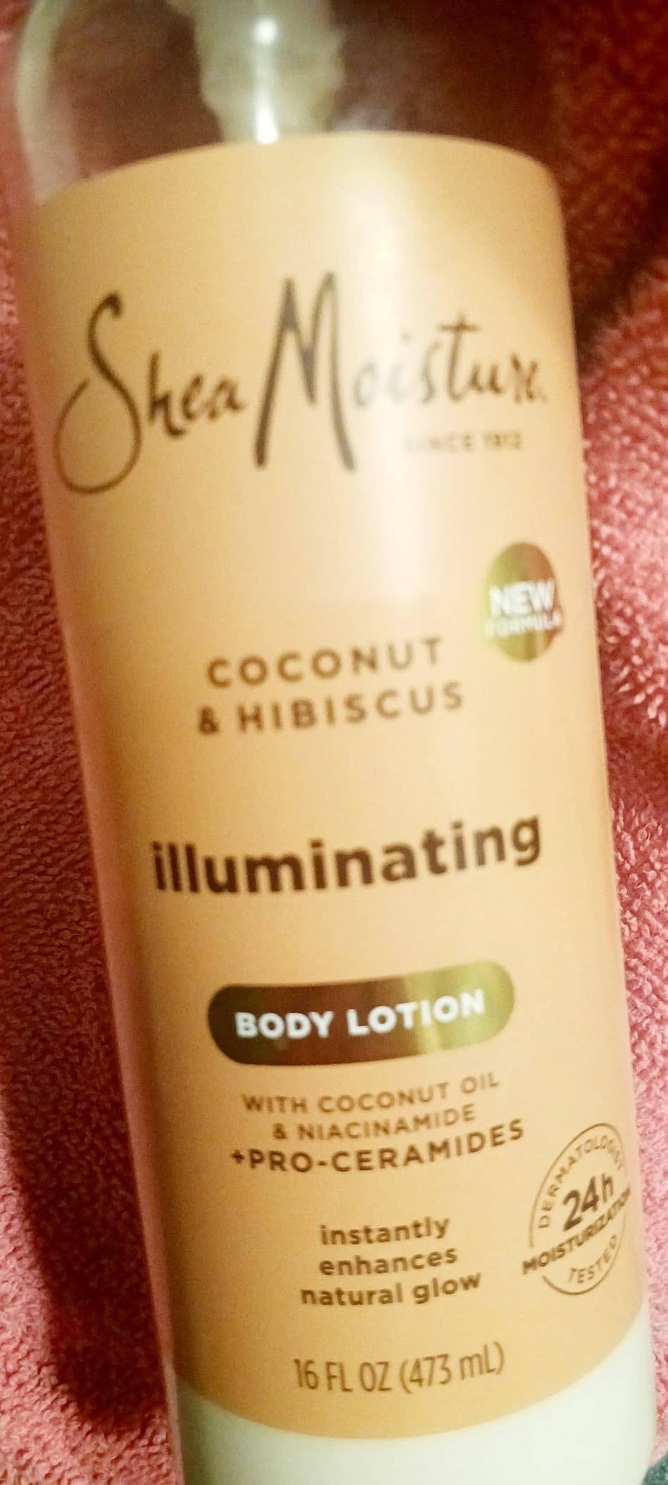 Unilever SheaMoisture Illuminating Body Lotion with Coconut Oil, Hibiscus, Niacinamide and Pro-Ceramides, Instantly Enhancing Skin's Natural Glow, 24H Moisturizing 16 oz