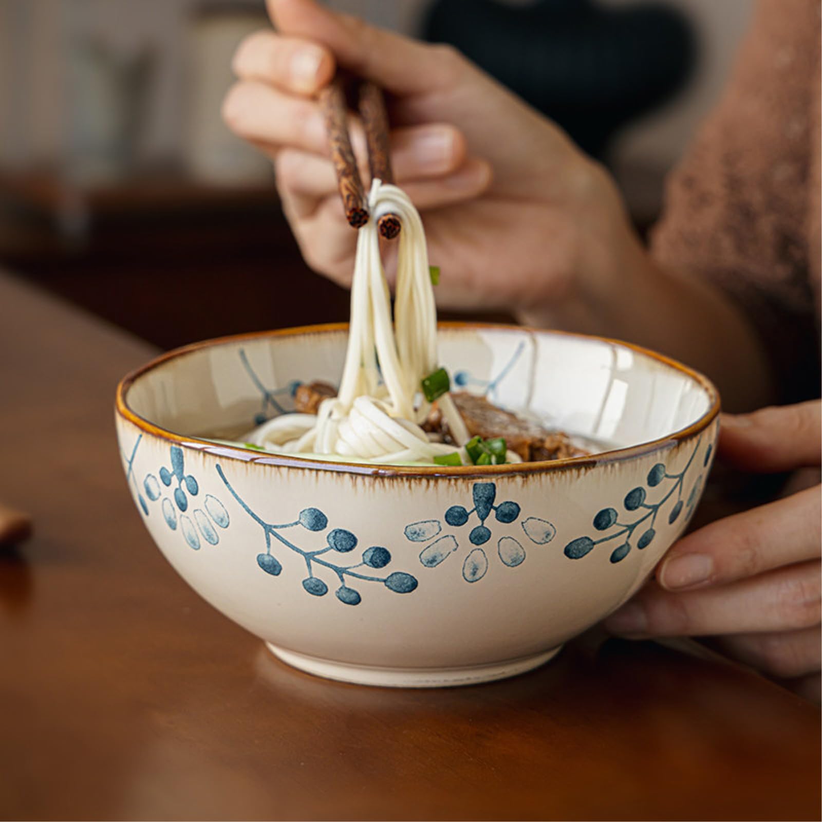 Cuencos y platos de cerámica antigua china con pescado al vapor en sopa de fideos, cuenco abierto de 7 pulgadas
