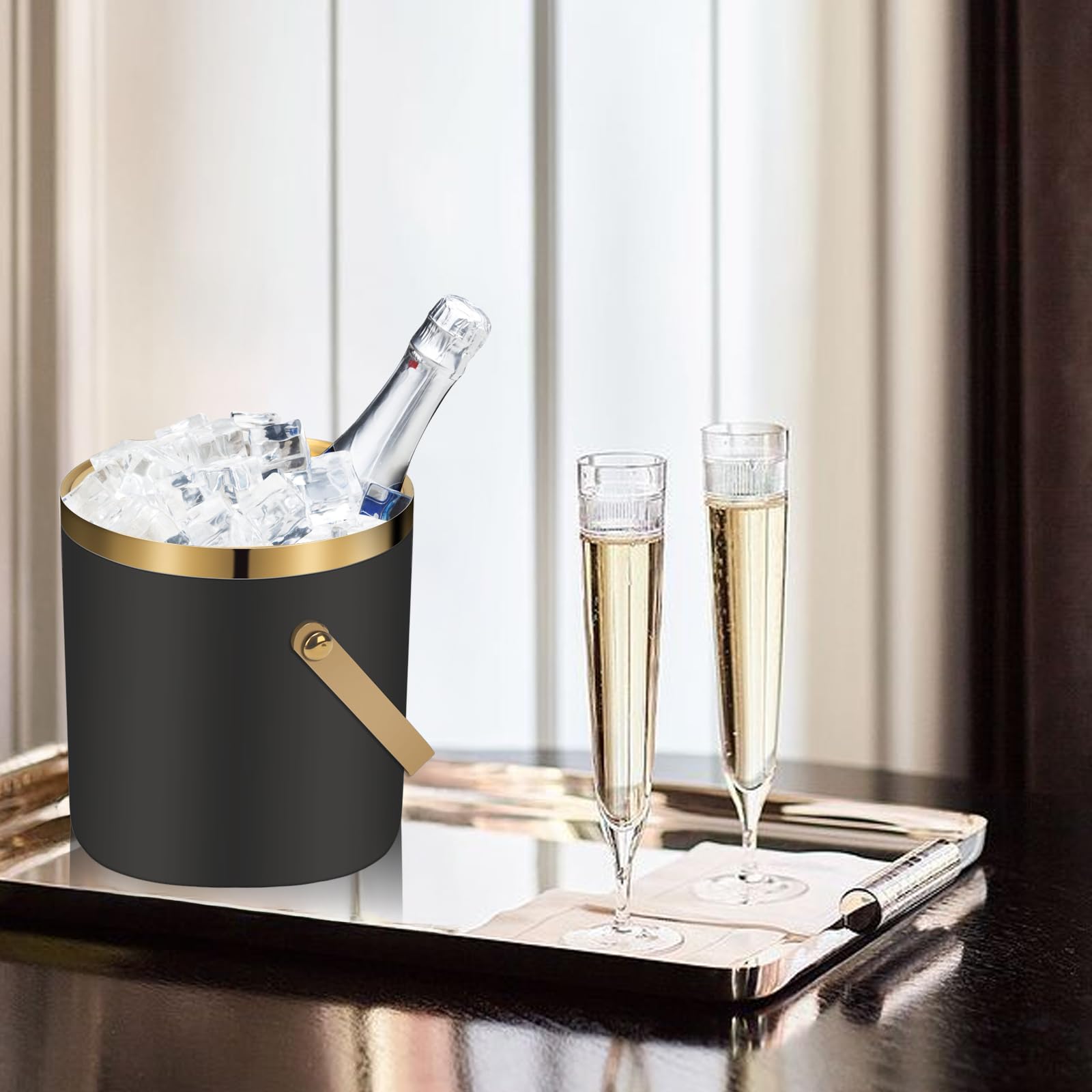Seau à glace 2 L avec couvercle et pince, double paroi isotherme petit seau à glace | Seau à champagne en acier inoxydable pour fêtes, bars, restaurants, barbecues, noir et doré avec cuillère et passoire