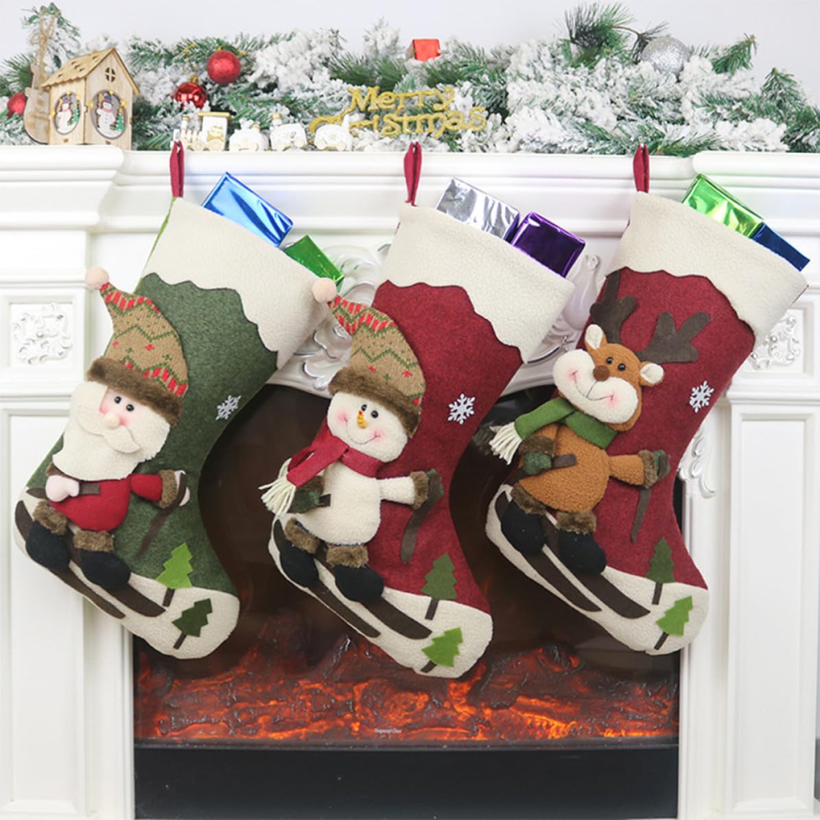 Uonlytech 3 Medias Navideñas Decorativas para Árbol de Navidad Diseño de Santa Claus, Muñeco de Nieve y Alce, Hechas de Tela No Tejida y Felpa para Llenar Dulces Estilo Varios Estilos