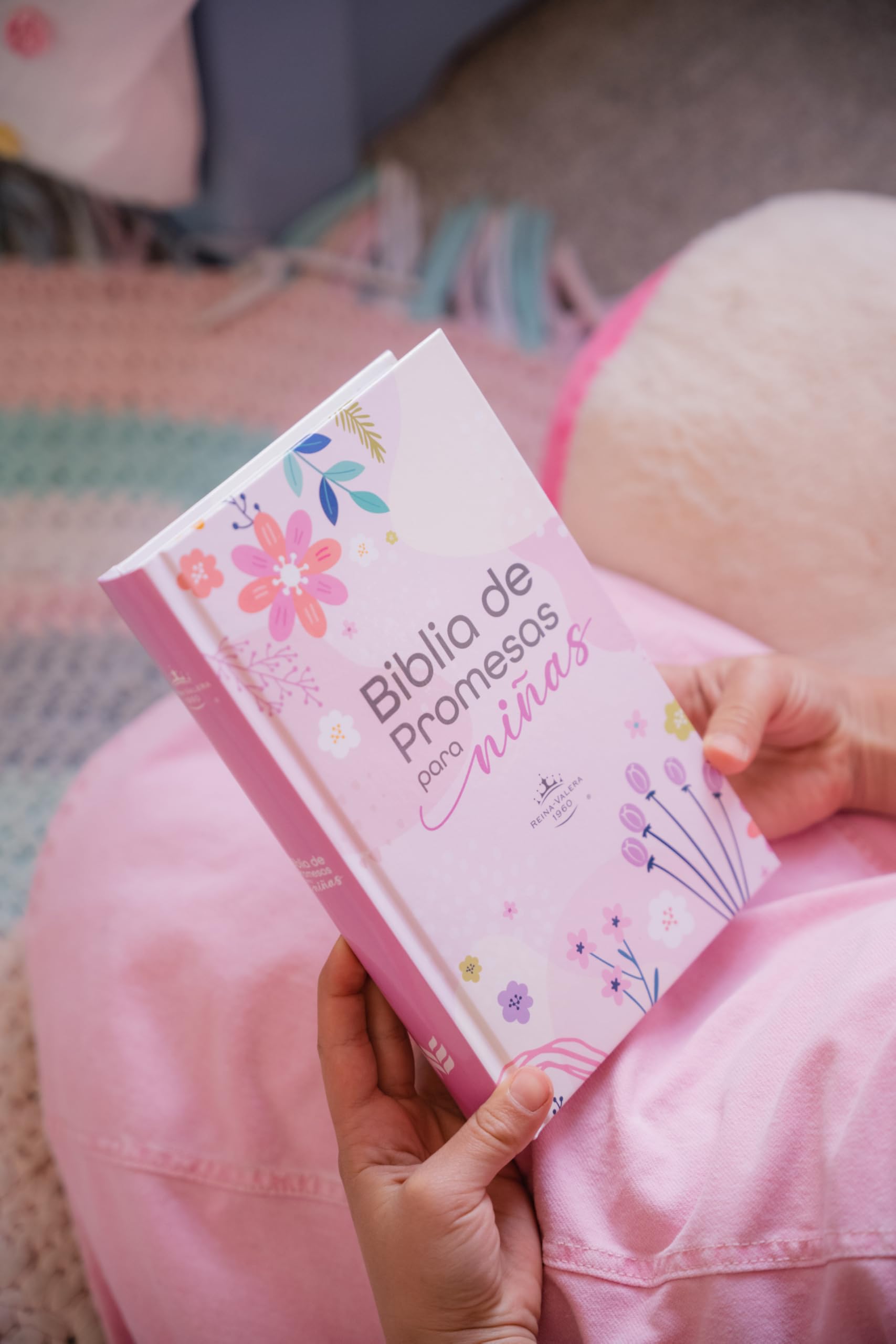 Biblia de Promesas Para Niñas Reina Valera 1960 - Historias Bíblicas, Tapa Dura, Edición En Español
