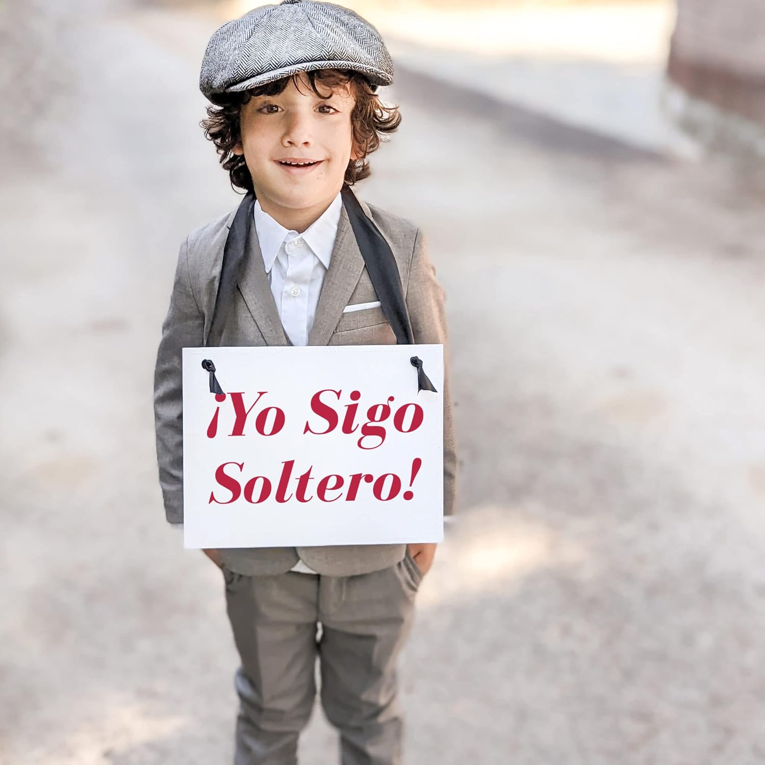 Ritzy Rose Yo Sigo Soltero Sign - Portador Del Anillos - Spanish Wedding Sign for Ringbearer - 11x8.5 in Decorative Sign Tailored with Your Preferred Paper, Ribbon and Font Color