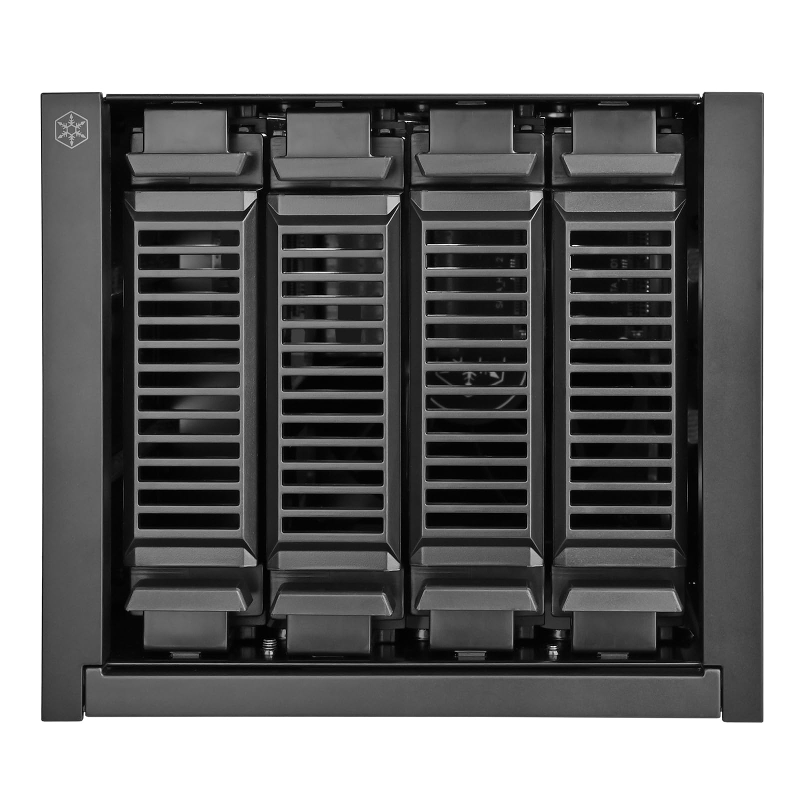 SilverStone Technology SST-FS304B-V, tre alloggiamenti per dispositivi da 5,25" su quattro SAS da 3,5" 12G/SATA da 6 Gbps con supporto per Slim ODD da 9,5 mm