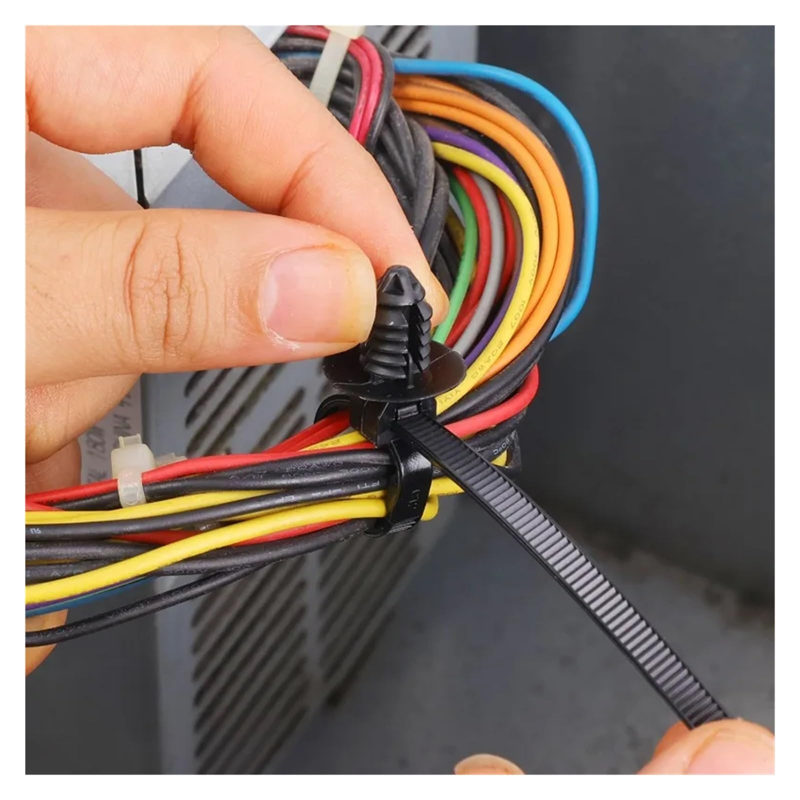 plastikowe taśmy Opaski zaciskowe nylonowe samozaciskowe do montażu w samochodzie, 16,5 cm, do zarządzania przewodami(Black-100PCS)
