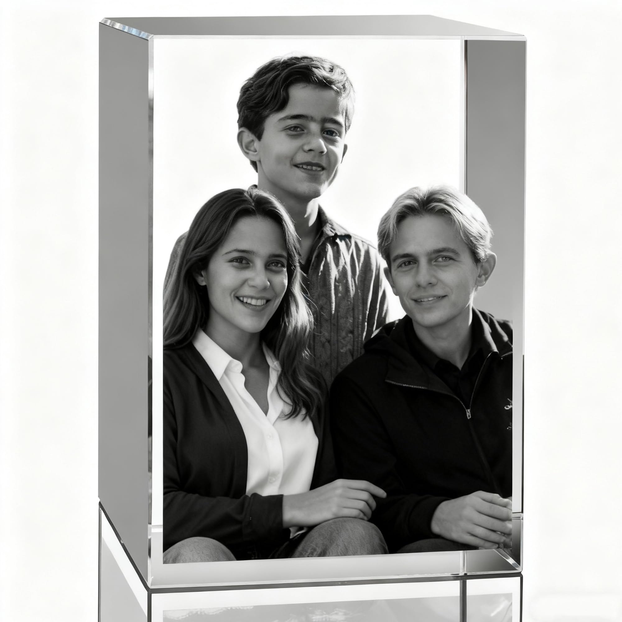 Foto 3D en Cristal Personalizada – Imagen Grabada con Láser en Vidrio | Retrato 3D de Persona o Mascota | Regalo Personalizado para Cumpleaños, Boda o Navidad (4x4x6cm)