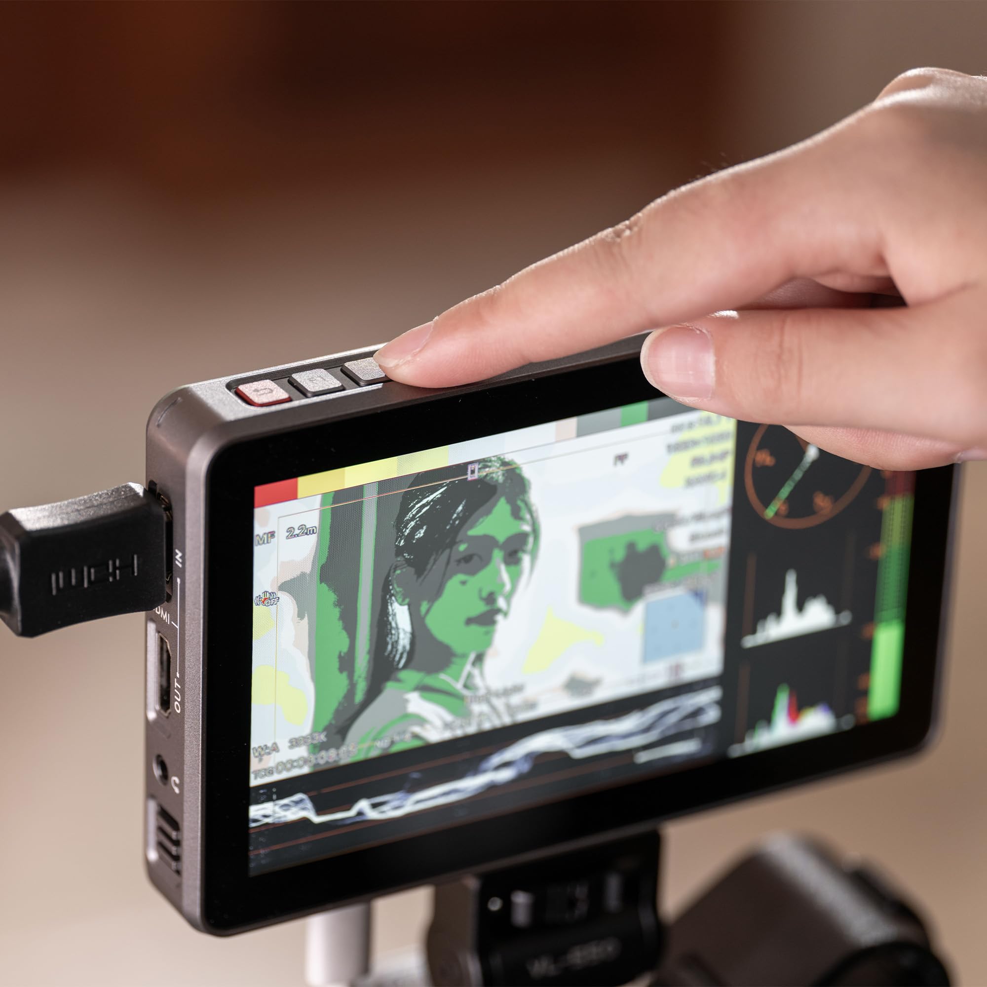 Amazon | VILTROX 2000nits カメラ フィールドモニター＆ リグケージ