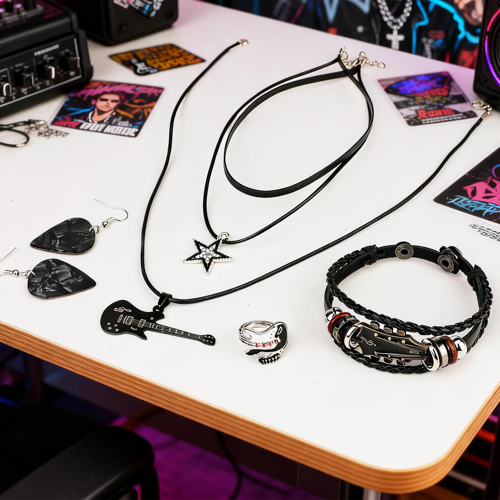 MWOOT Zestaw Biżuterii Punk Music, Warstwowa Kołczyki z Gwiazdą i Gitara Y2K, Retro Skórzany Bransoletka, Pierścionek Punk Rock, Wisiorki z Plektronem do Gitary, Gotyckie Akcesoria na Koncerty