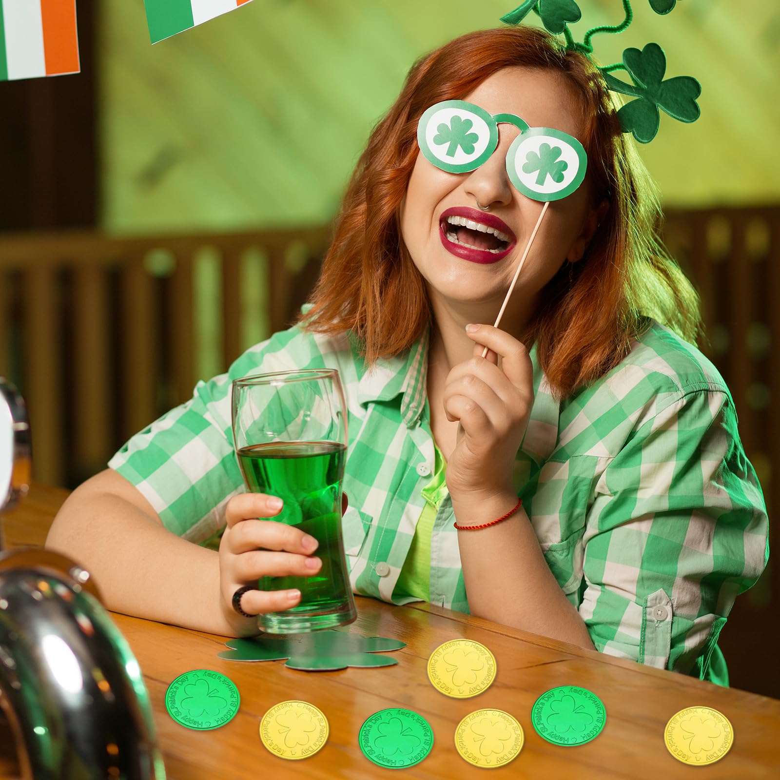 BHSTTNIXP 100PCS St. Patrick's Day Gold Lucky Coins, Plastic Shamrock Leprechaun Coins - Image 4