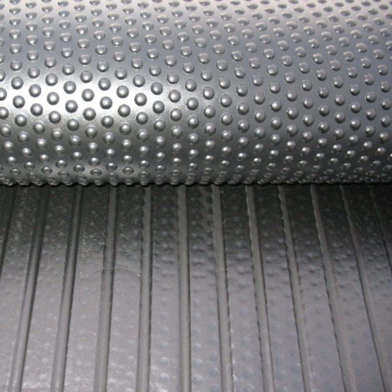 Horse Stable Floor Mats - Heavy Duty Rubber - 12 mm Thick - 6 ft x 4 ft - Bubbletop Matting - Grooved Underside for Drainage