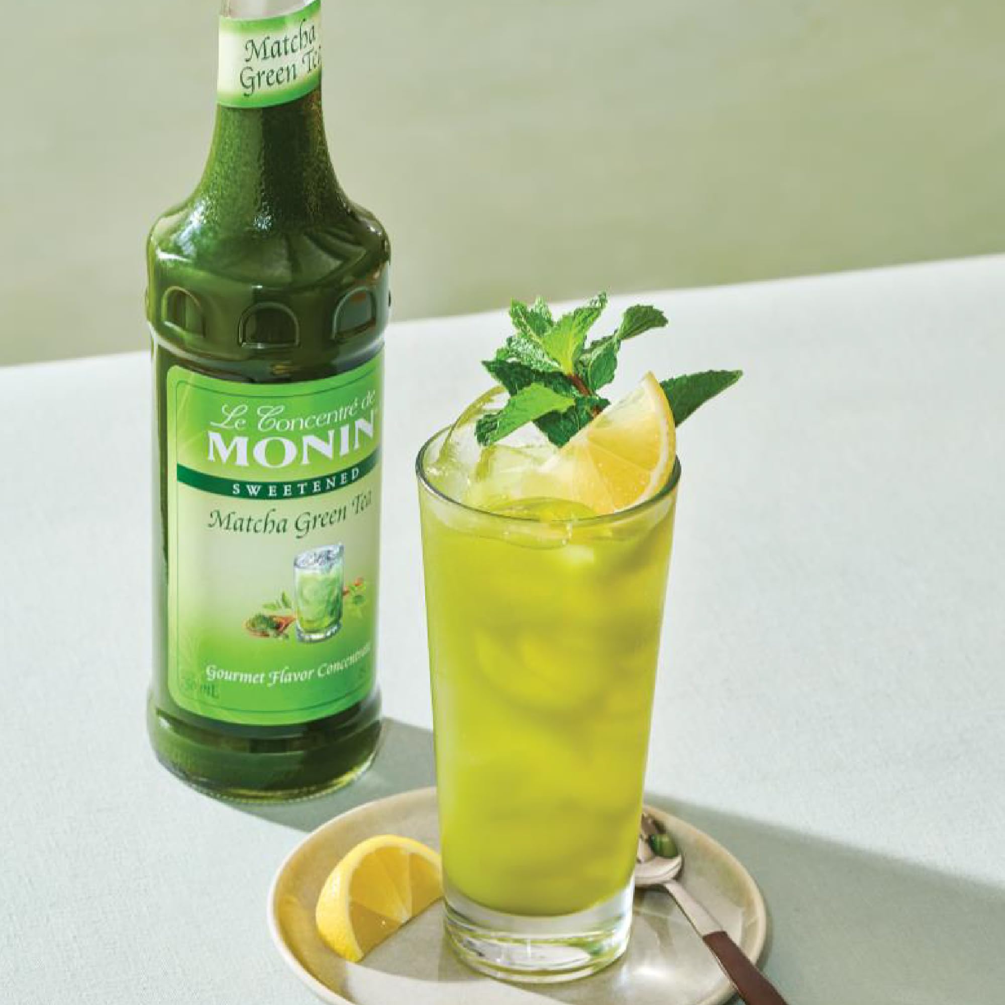 Monin - Matcha Green Tea Concentrate Made with Organic Japanese Matcha Powder 40mg Caffeine Per Serving Great for — view 7