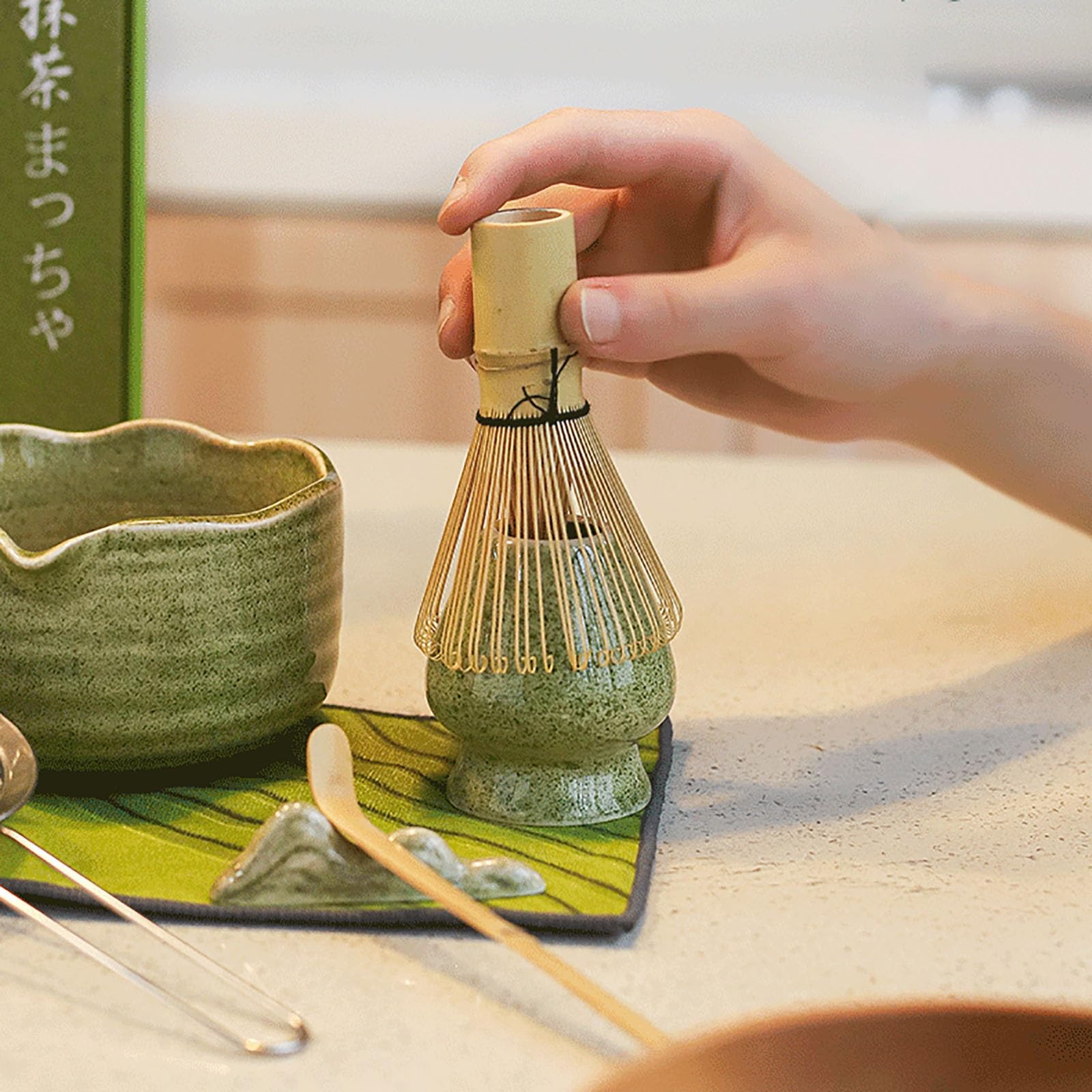 Set De Matcha Japonais (7pcs),Batteur À Matcha en Bambou Naturel, Bol À Matcha, Cuillère en Bambou, Passoire, Torchon, Fouet,Parfait pour Les Amateurs De Matcha(A)