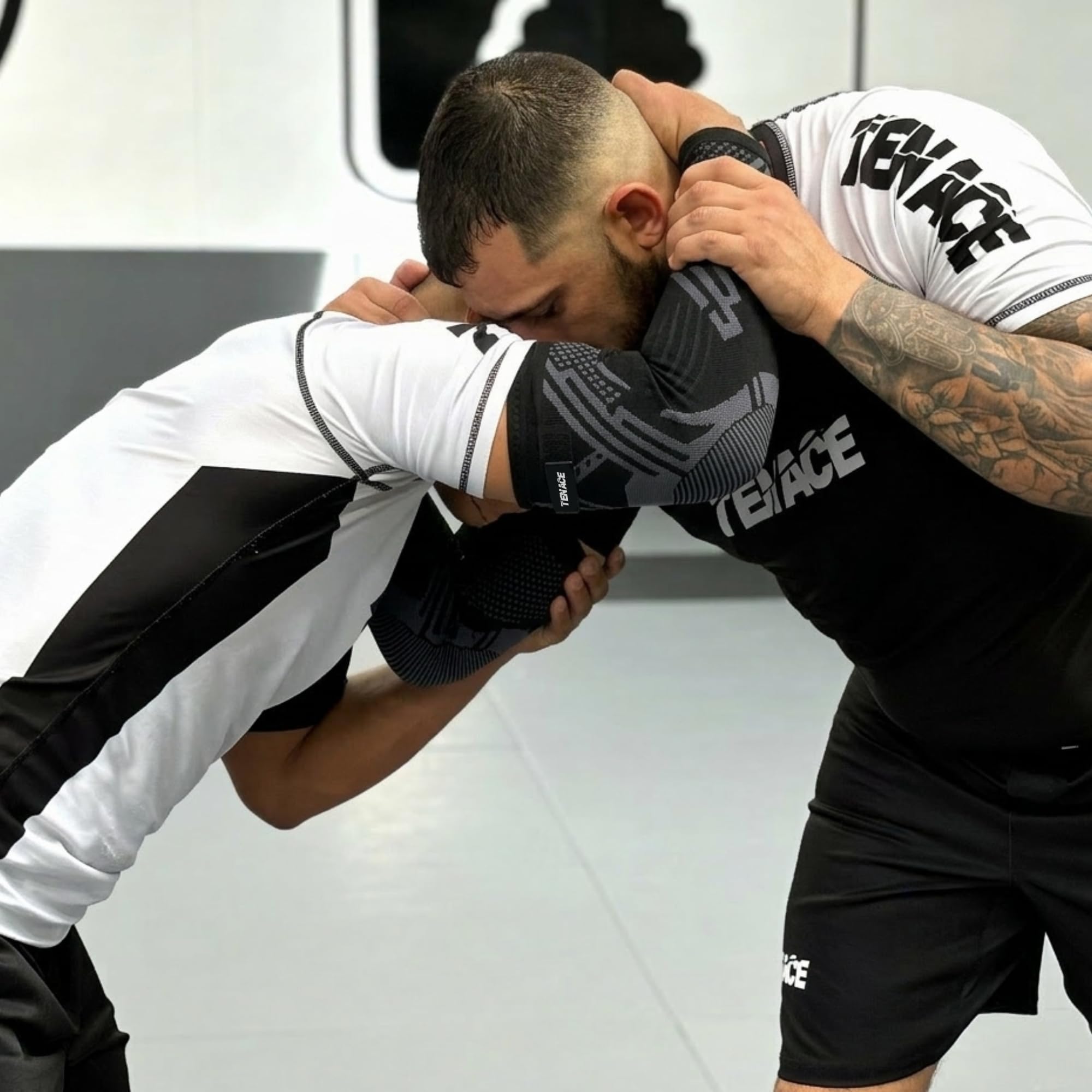 Tenace Jiu Jitsu, Grappling - Protezione gomiti da compressione e imbottitura MMA, BJJ, Muay Thai, Judo - Alta durata e prestazioni Unisex