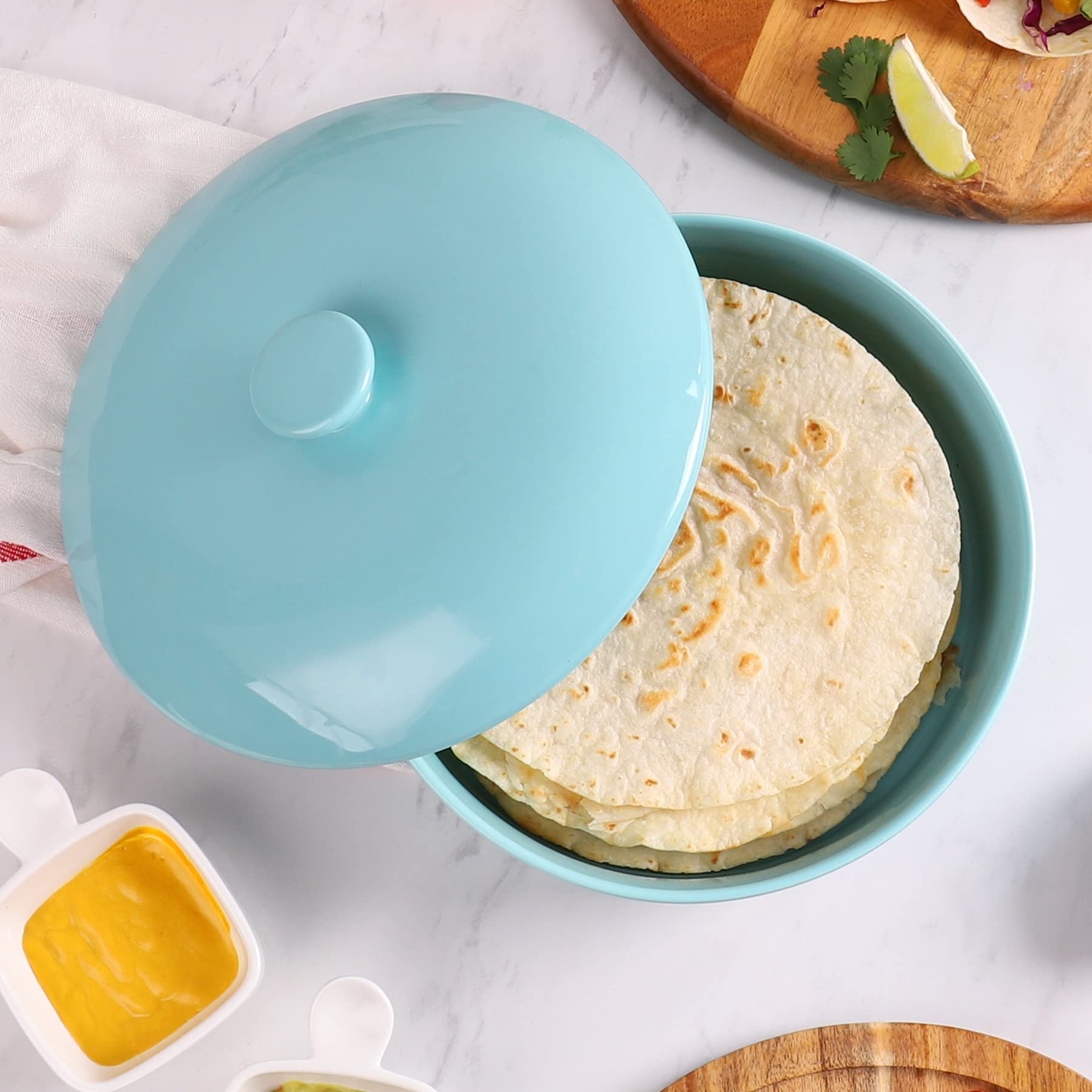 Sweese 740.102 Tortilla-Wärmer aus Porzellan, für bis zu 12 Tortillas, Keramik-Tortilla-Servierer, weißer Tortilla-Halter mit Deckel, mexikanische Fiesta Party, mikrowellen- und ofenfest