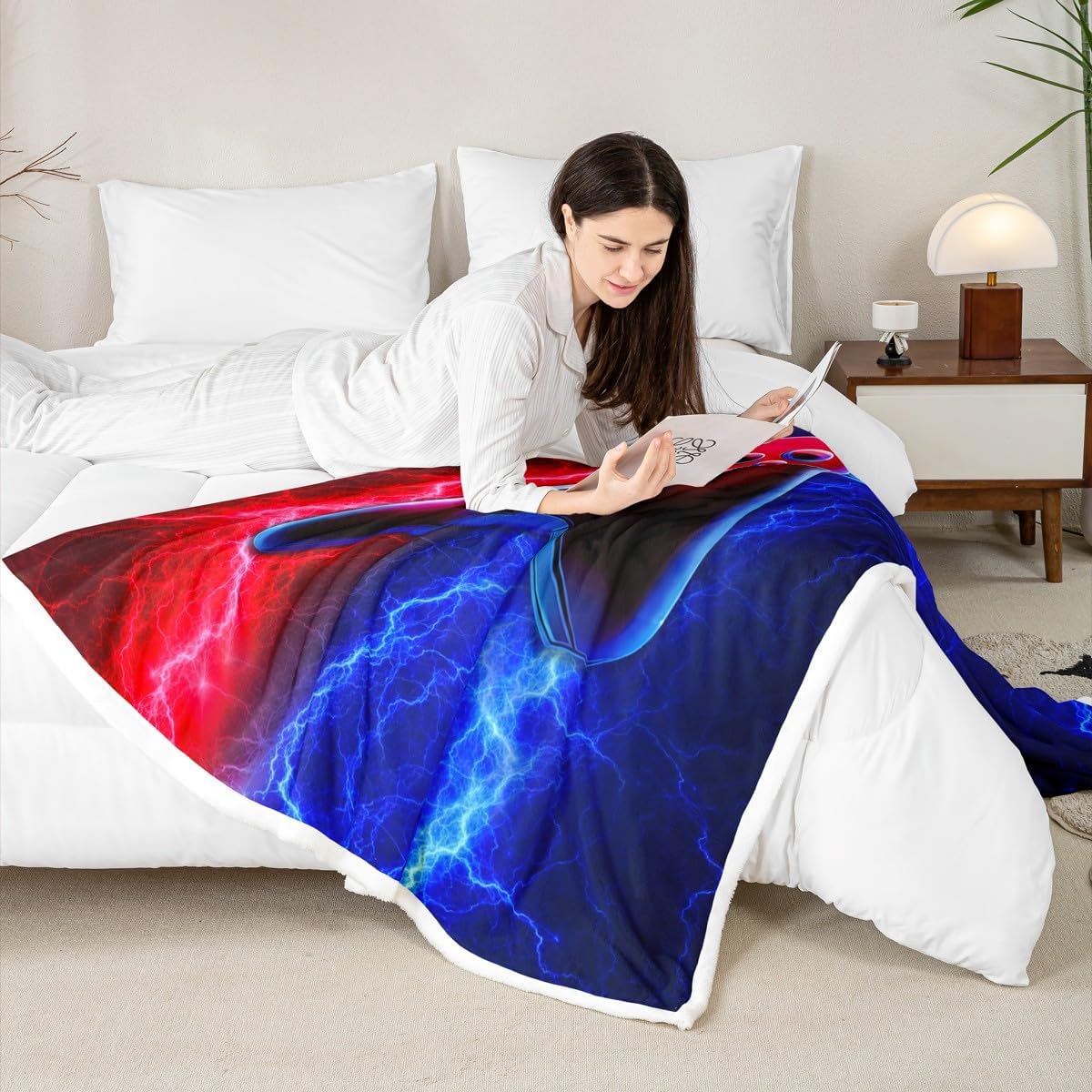 Manfei Video Games Throw Blanket Red-Blue Lightnings Gamepad Bed Blanket for Kids Boys Teens Adults, Modern Gamer Blanket for Couch Sofa, Soft and Breathable Fleece Blanket(90 x 90 Inches)