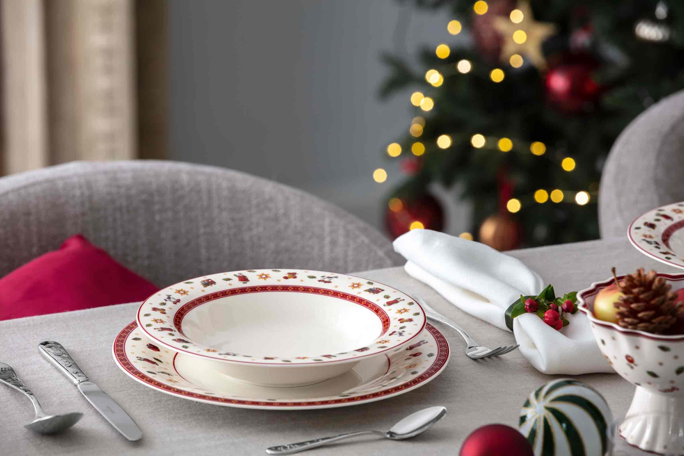 Villeroy & Boch Toy's Delight Service de table 12 pièces | Assiettes plates et creuses rondes pour 6 personnes | Vaisselle de Noël | Assiettes de Noël | Porcelaine de qualité supérieure | Blanc