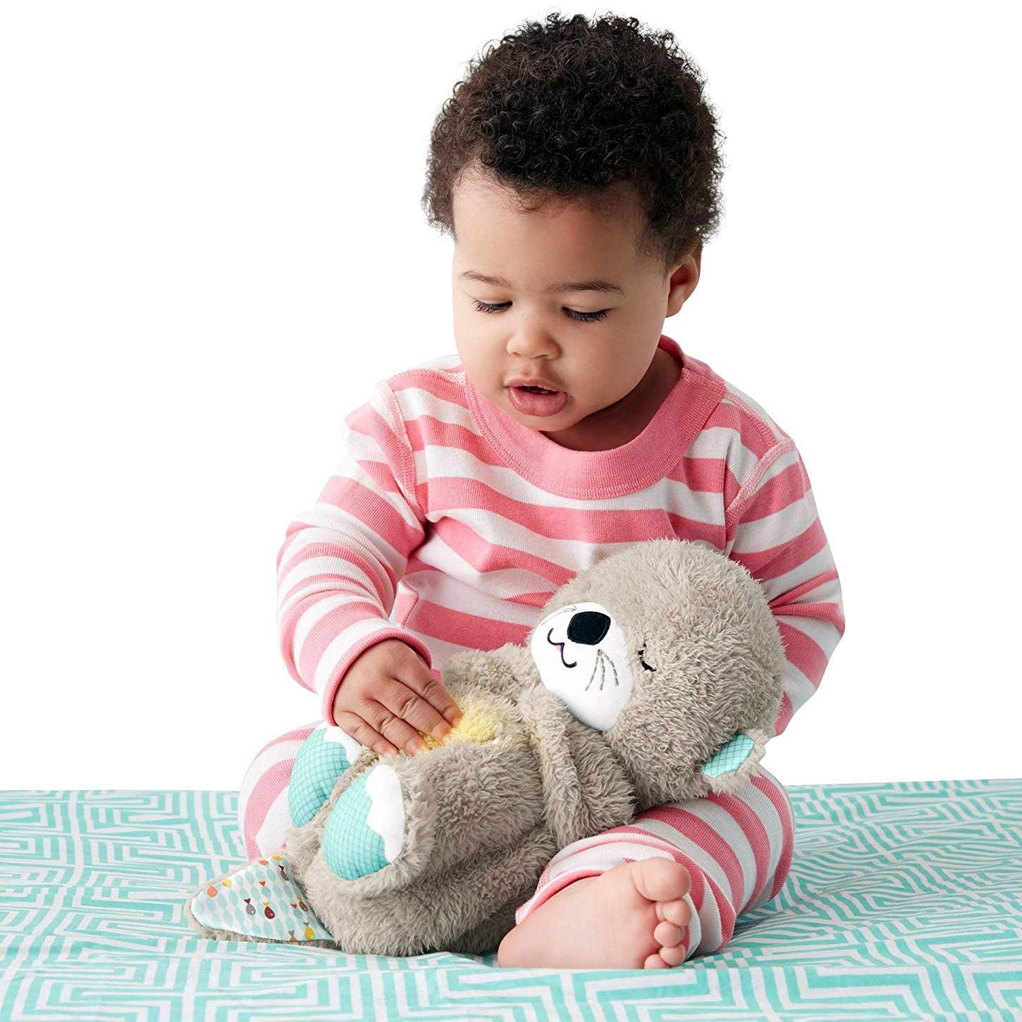 Fisher-Price Baby Toy Soothe 'n Snuggle Otter Portable Plush Sound Machine with Music Lights & Breathing Motion for Newborns 0+ Months