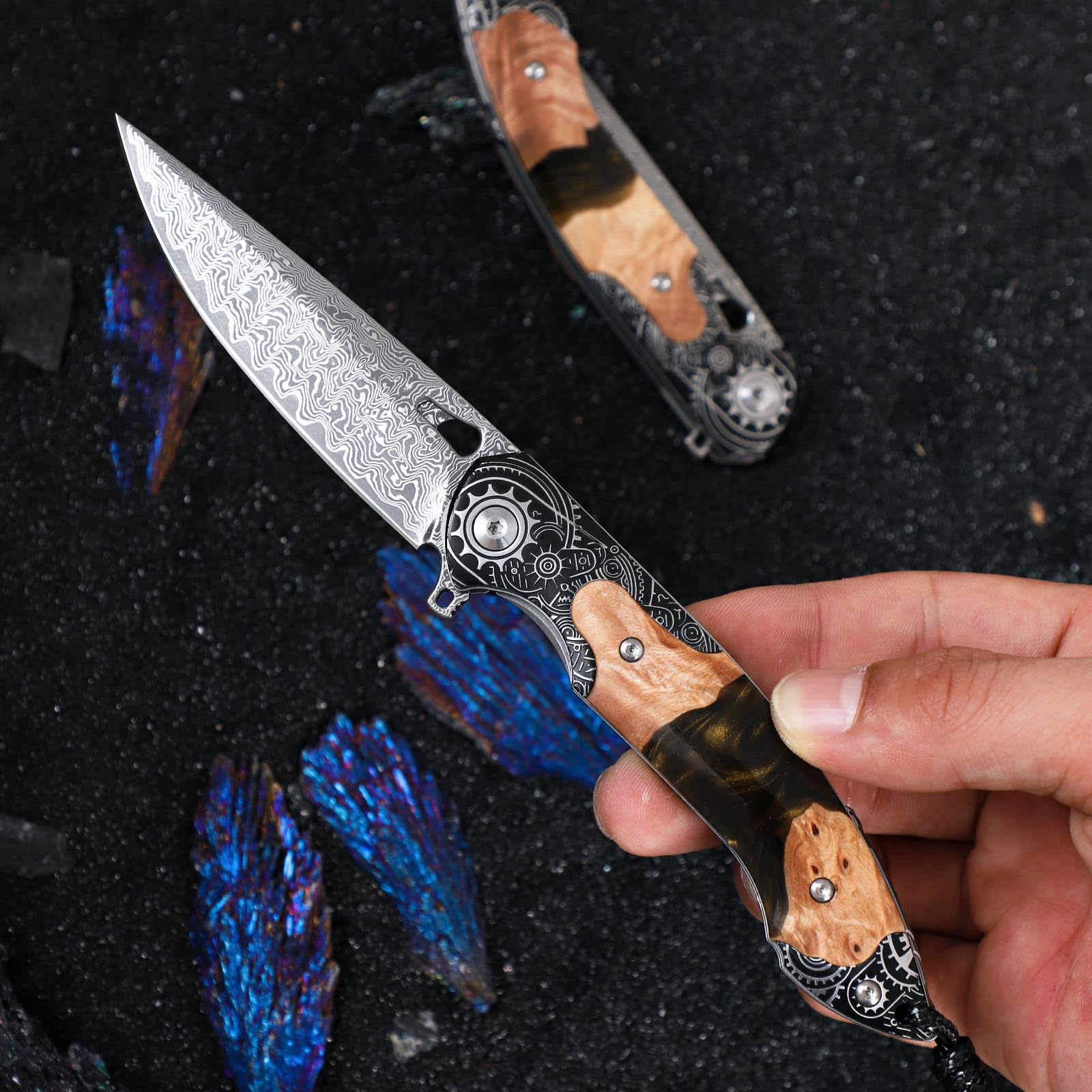 Handgefertigt Damaszener Stahl Taschenmesser, 3,5 „ Klingen Männer und Frauen Klappmesser, mit Lederscheide, Harz und Ahorn Griff, geeignet für Outdoor EDC tragen, Camping Abenteuer Jagd