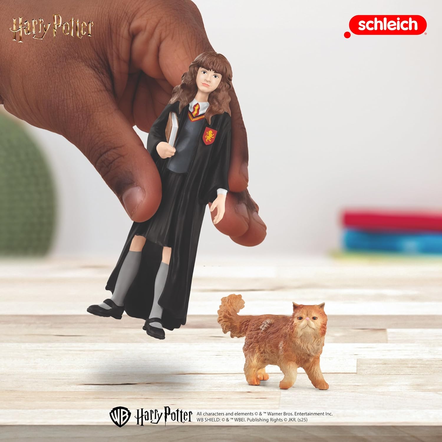 Schleich Harry Potter - Hermonie and Crookshanks Cat Figurines - 2 PC Harry Potter Set - Wizarding World Collectible Figures for Kids and Adults - Toys for Ages 6+ | 42635