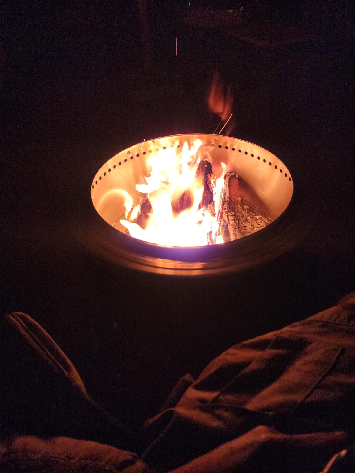 22 inch Smokeless Wood Firepit Outdoor, Black
