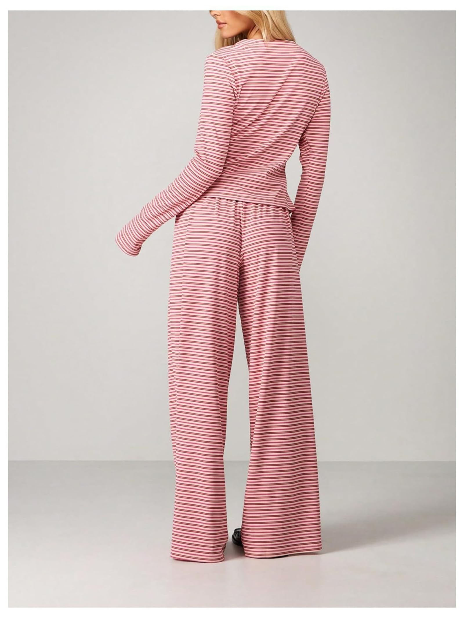 Generisch Zweiteiliges gestreiftes Loungewear-Set für Damen mit Knopfleiste