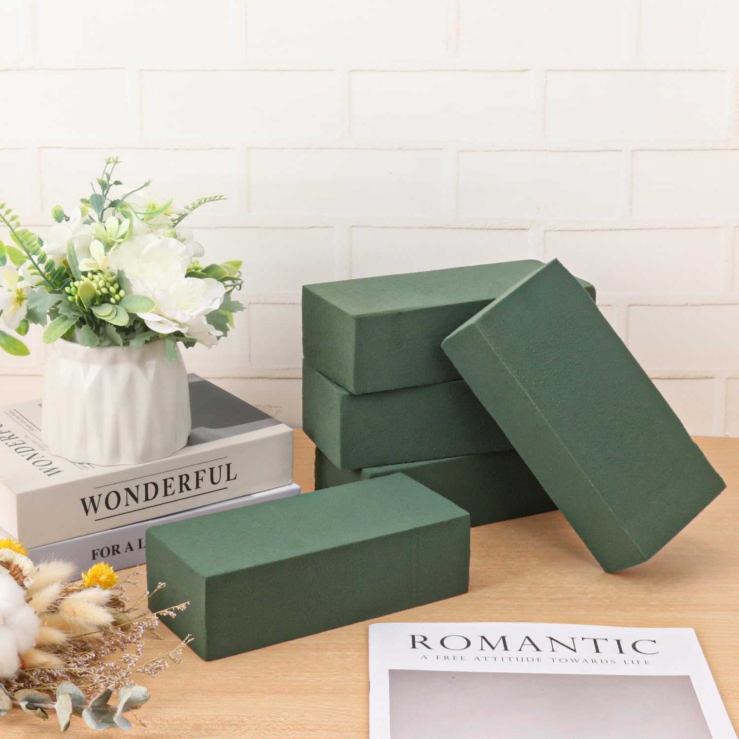 IHDYPPEW 16 PCS Green Floral Foam Blocks, 7.8"L x 2.4"W x 3.54"H Floral Foam for Flower Arrangements, Dry and Wet Florist Foam for Flowers, Flower Foam Bricks for Flowers Business, Outdoor, Weddings