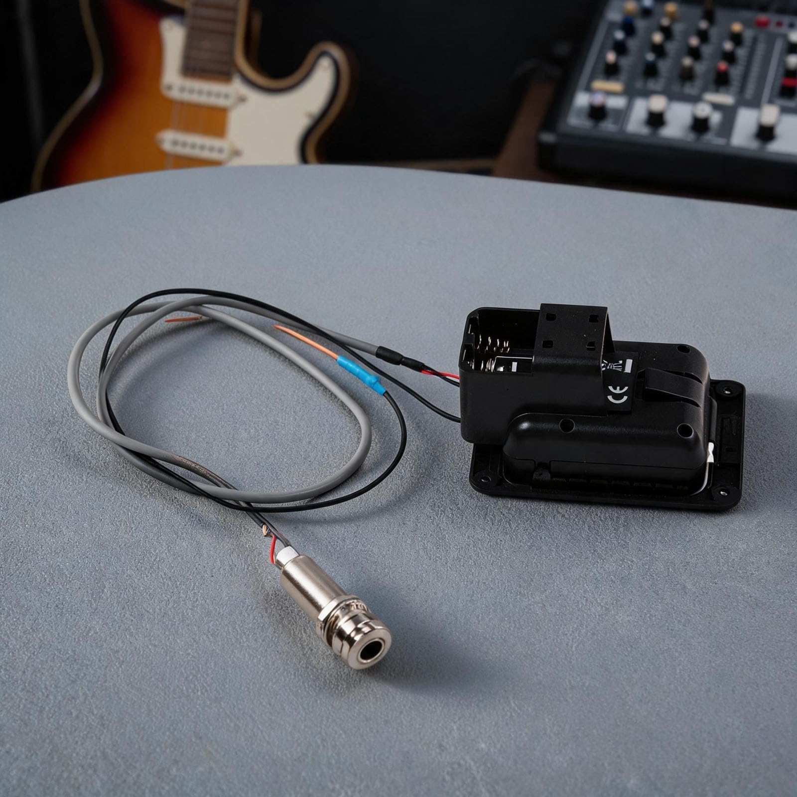 Gitara akustyczna Preamp System 4-pasmowy equalizer piezo pickup cyfrowy tuner on board 55 x 84 mm