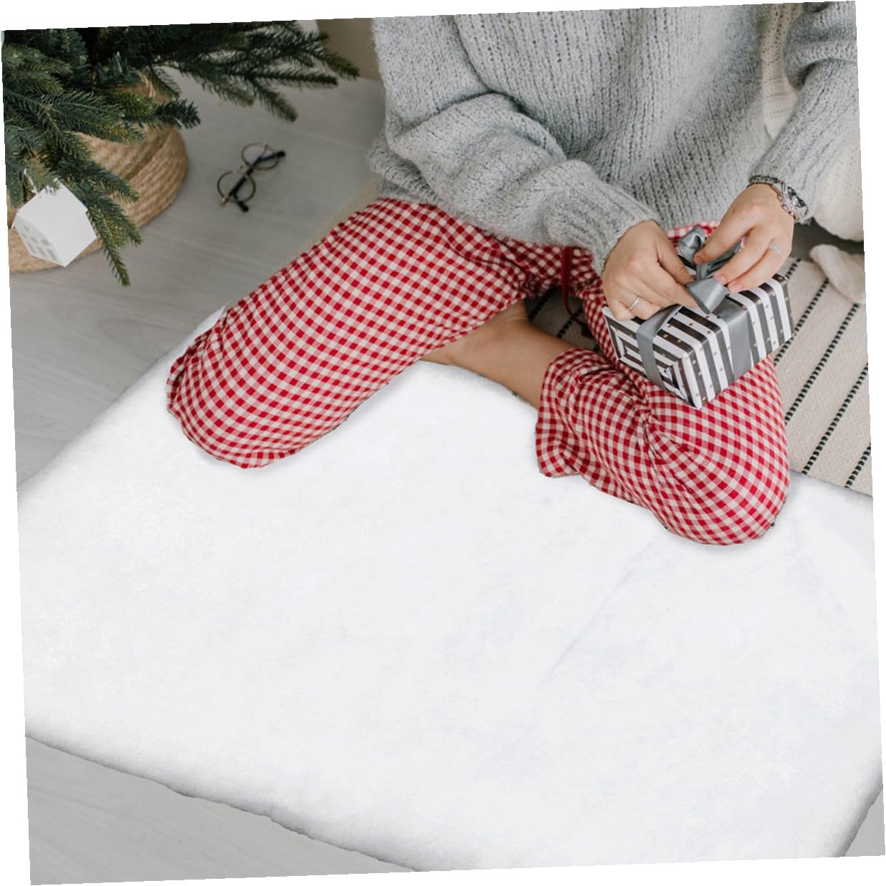 2pcs Artificial Snow Blanket 1.5x1m Thickened White Faux Snow Carpet for Indoor Winter Village Decoration Holiday Scene Accessories