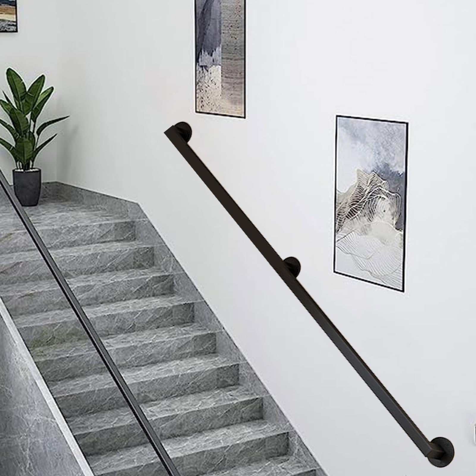 Rampe de porche murale en tube noir pour habiller les escaliers de votre jardin