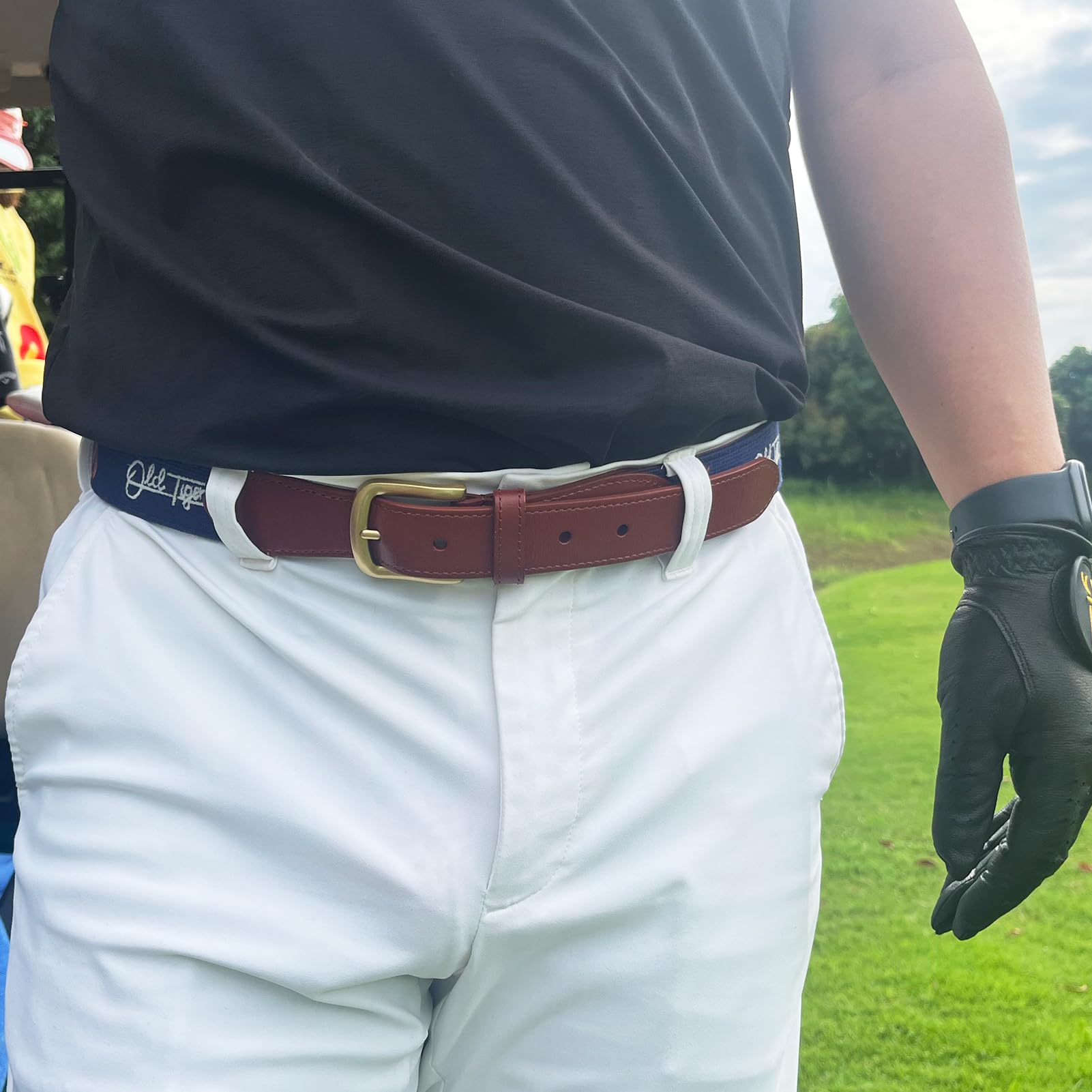 Swig Sip Needlepoint - Cintura da golf da uomo, fibbia piatta in ottone, retro in pelle, non elasticizzata, resistente, design country club