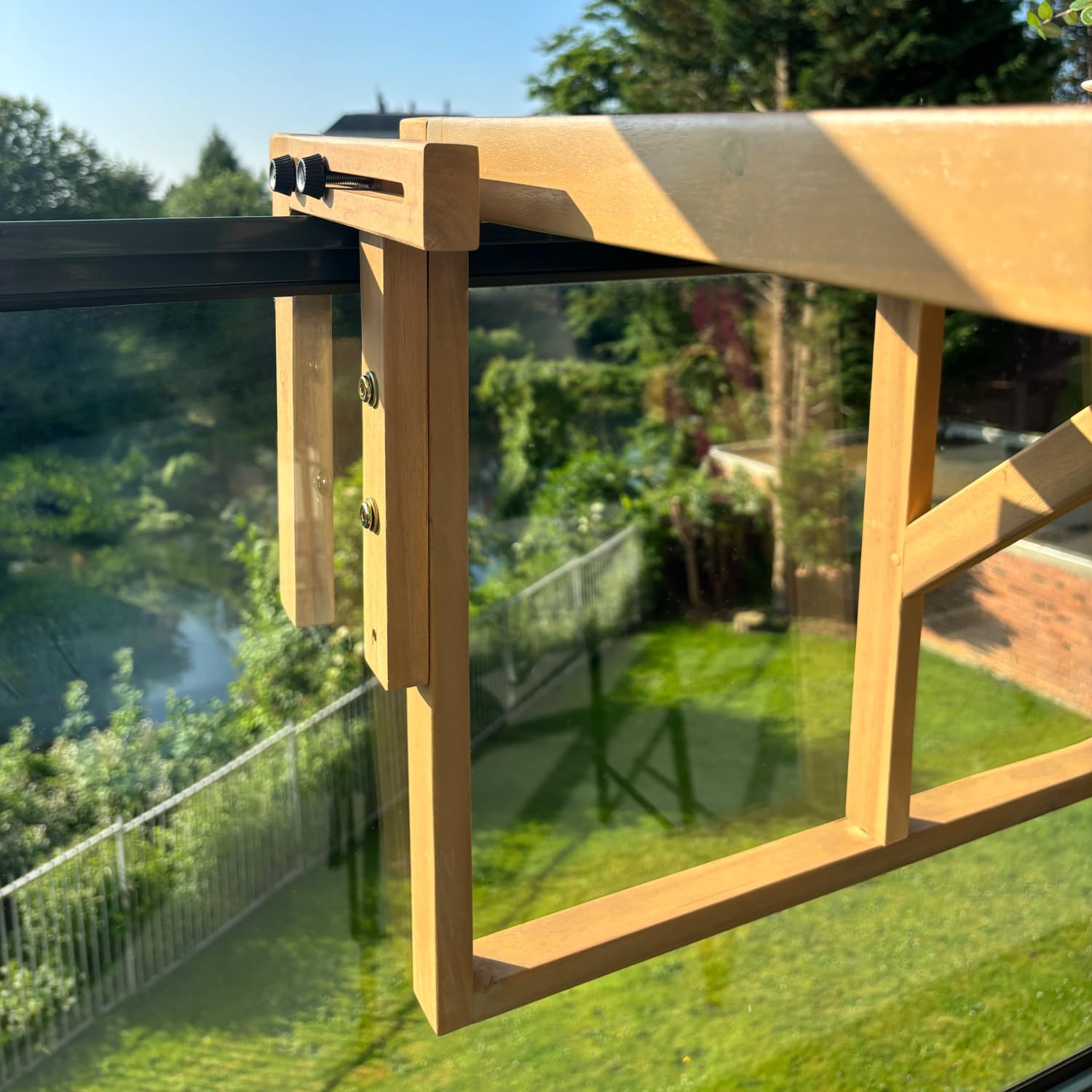 Happy Garden Mesa de balcón Plegable de Acacia SUMBA Diseño Rectangular, Capacidad para 2 Personas, Regulable en Altura, Resistente a los Rayos UV para un Uso Duradero