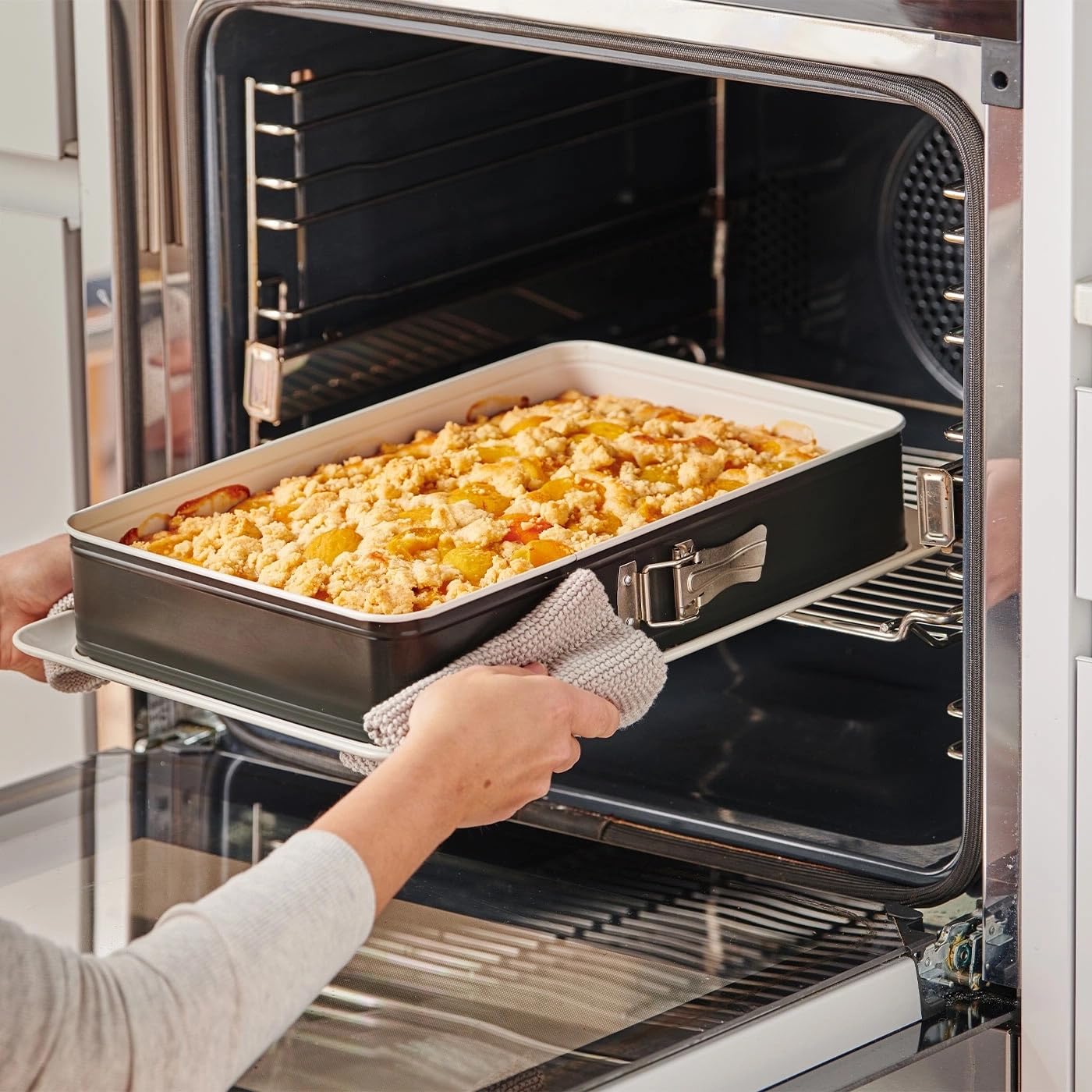 Betty Bossi - Springfrom - 4,5 Liter - Schnittfest Rechteckig - 3 in 1 Springform - Rand mit Schnalle und Antihaftbeschichtung - Schnitt- und kratzfester Boden - Backen Servieren Schneiden