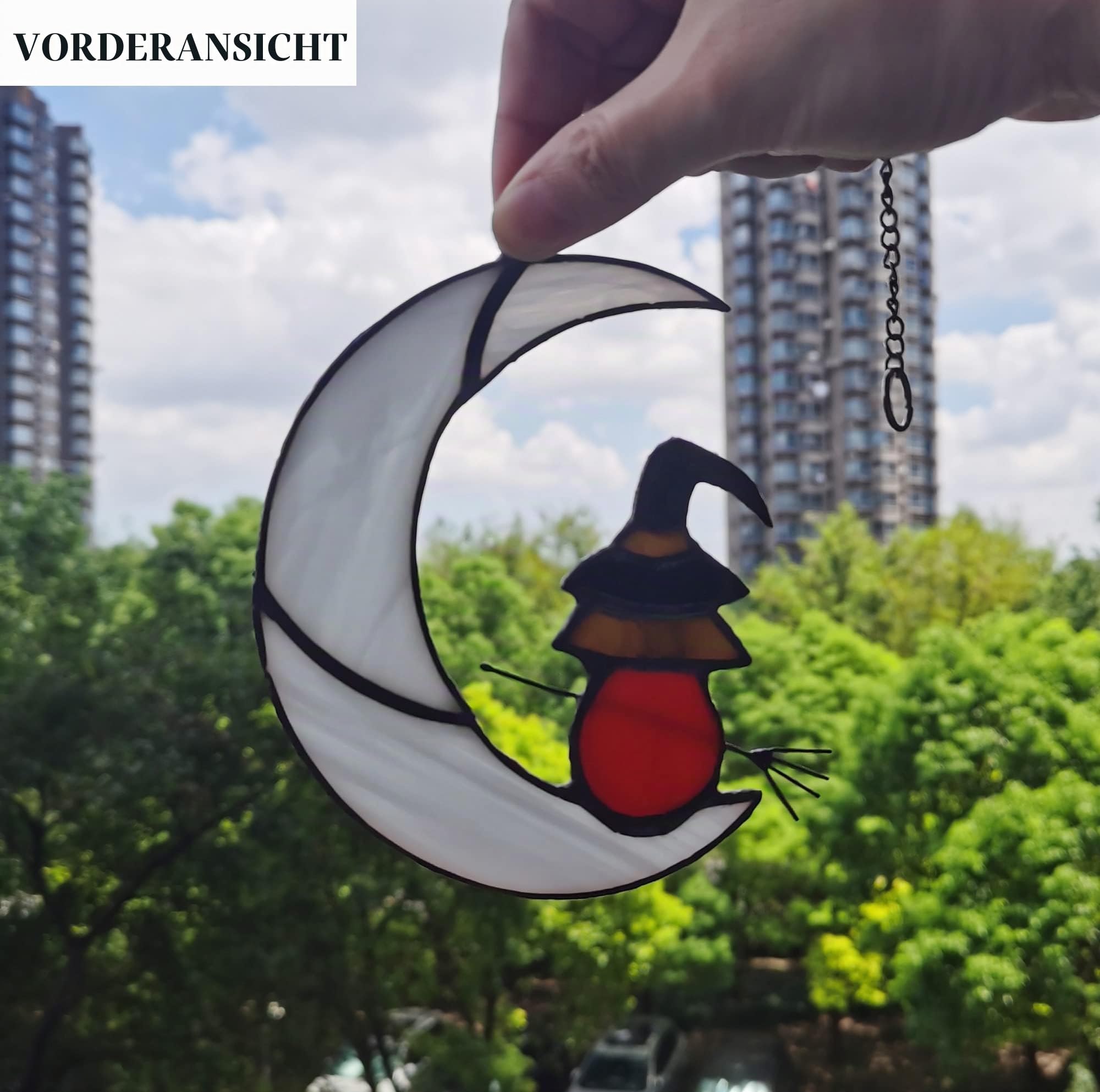Zauberhexe auf Mond Glasfenster-Hängetafel, Sonnenfänger für Fenster, Hexendekoration reitend Mondgesicht Sonnenfänger Halloween-Ornament.