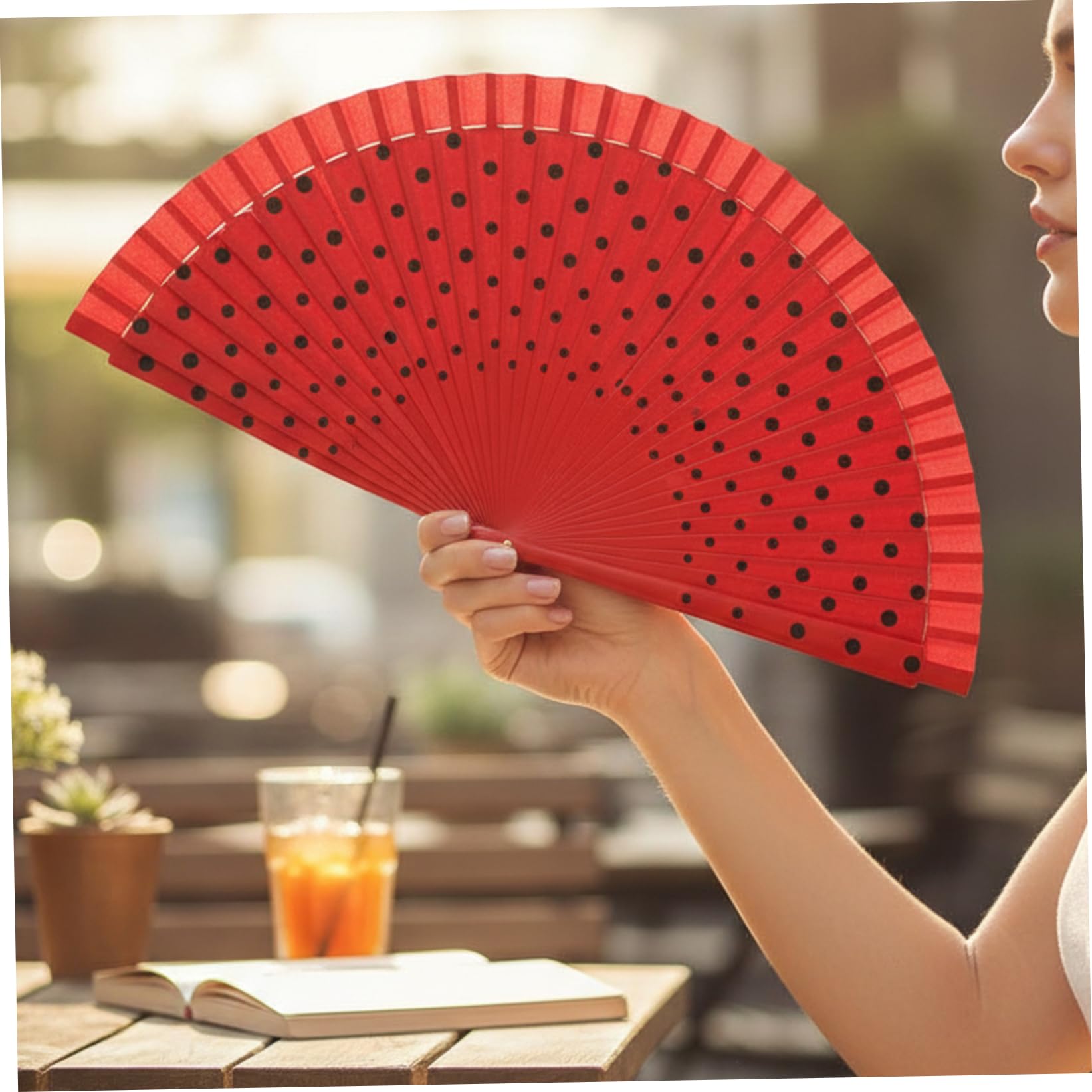 Abanico español pintado a mano lunares rojos algodón mango madera plegable flamenco