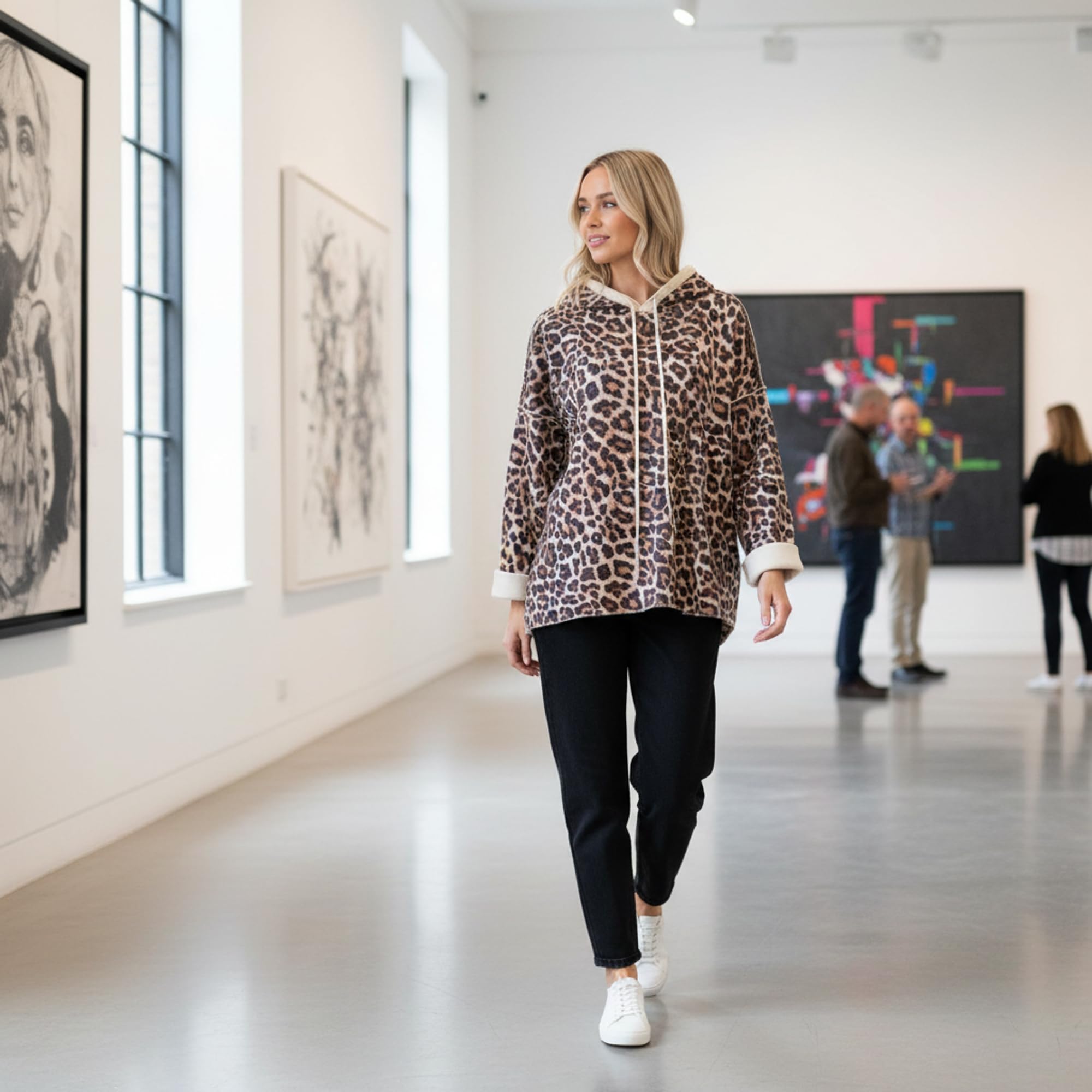 Zwillingsherz Damen Hoodie mit Kapuze – Kuscheliger Oversize Kapuzenpullover – Weicher Sweatshirt Pullover für Frauen Aufdruck Leo – Stylischer Look für Frühling, Herbst & Winter – Loungewear Mode
