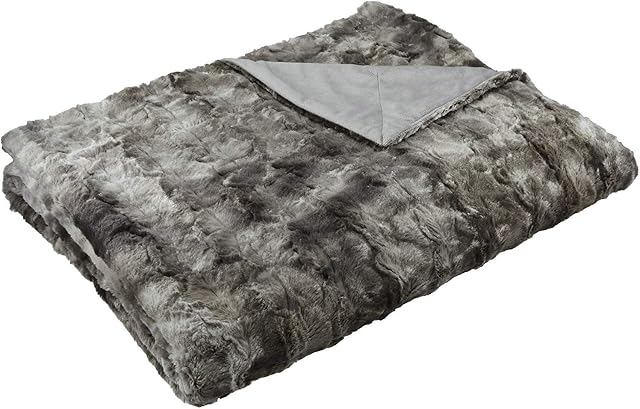 Amazon Basics Faux Fur Throw Blanket - Machine Washable, 150 x 200cm, Grey