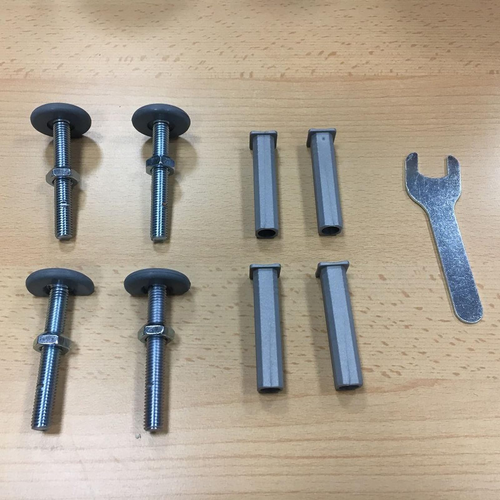Safetots Range of Stair Gates Spare Fittings Kits (Safetots No Screw/Beechwood & Metal Fittings Kit)