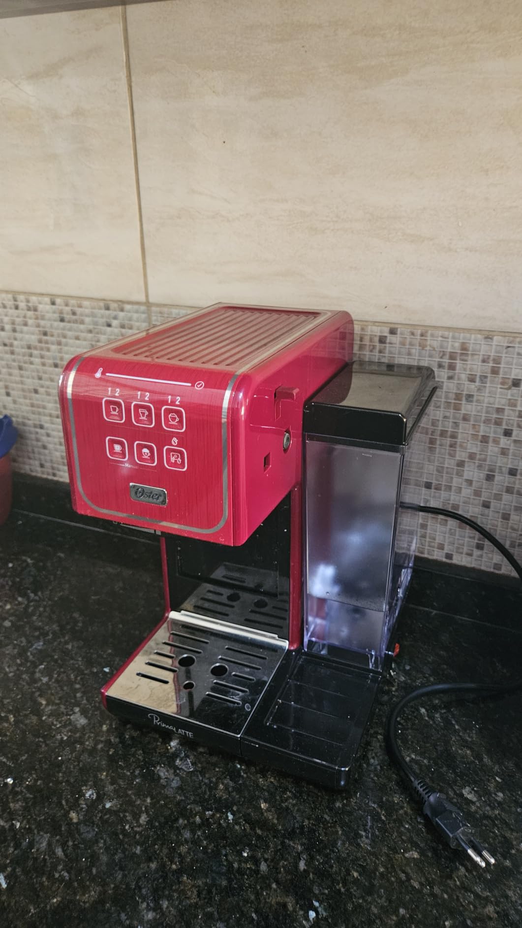 Foto enviada por comprador da Oster PrimaLatte Touch Red