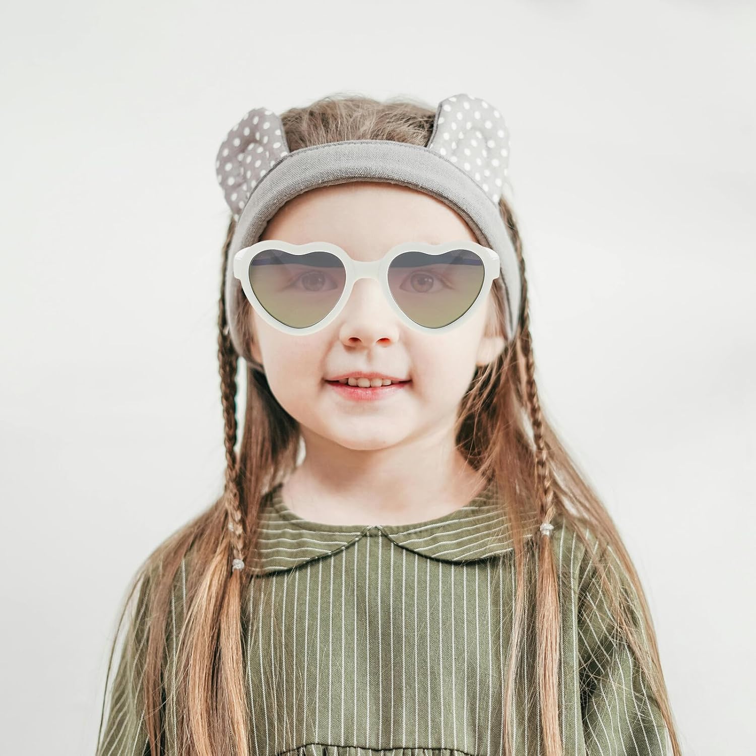 BESTonZON Heart-shaped Girl Sunglasses Polarized UV Protection Sunglasses Party Eyewear with White Frame and Light Purple Lens for Infants
