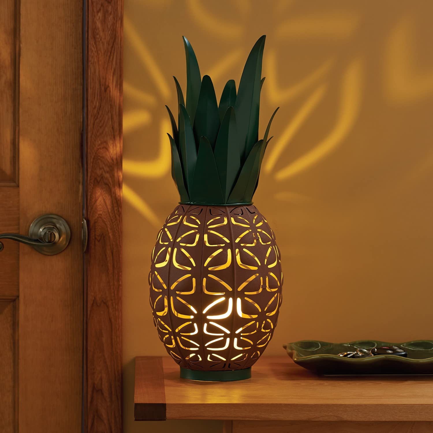 ART & ARTIFACT Pineapple Lamp, LED Indoor Outdoor Lantern, Battery Operated Pineapple Lantern, 19" X 9"