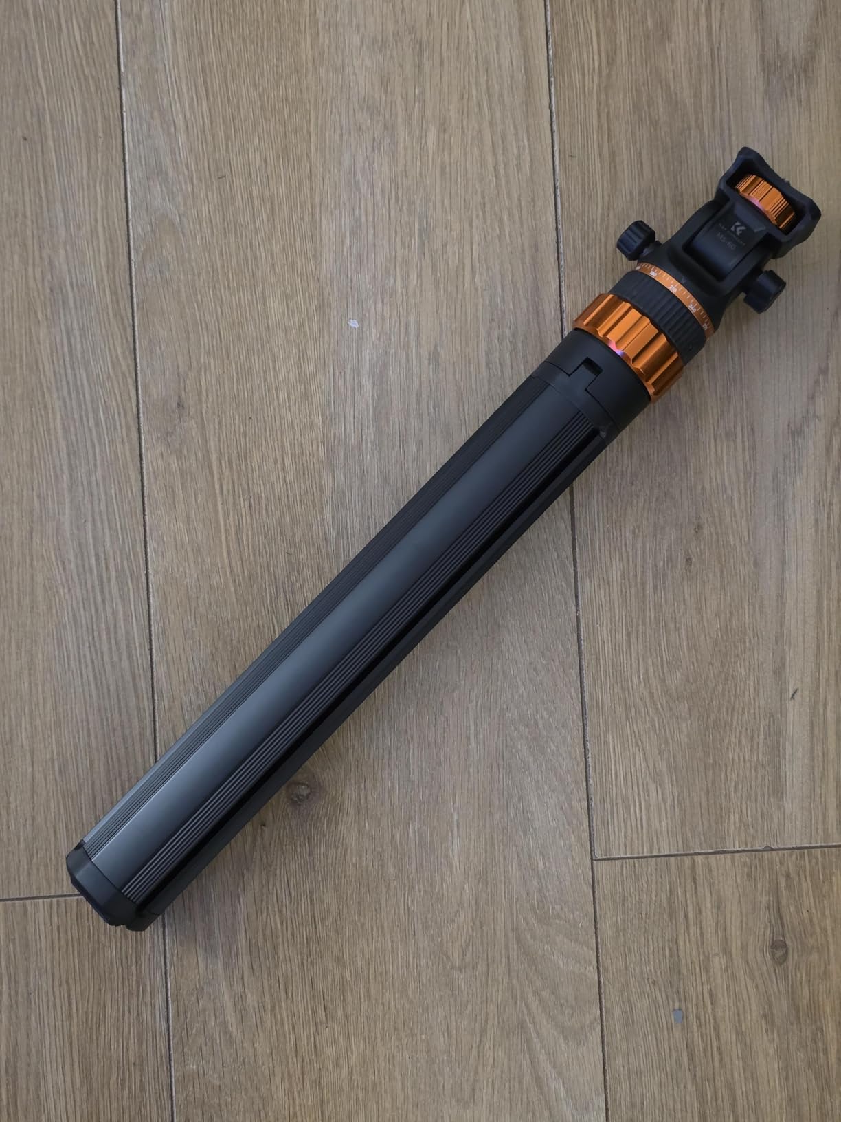 Well made, lightweight, stand for small camera or light